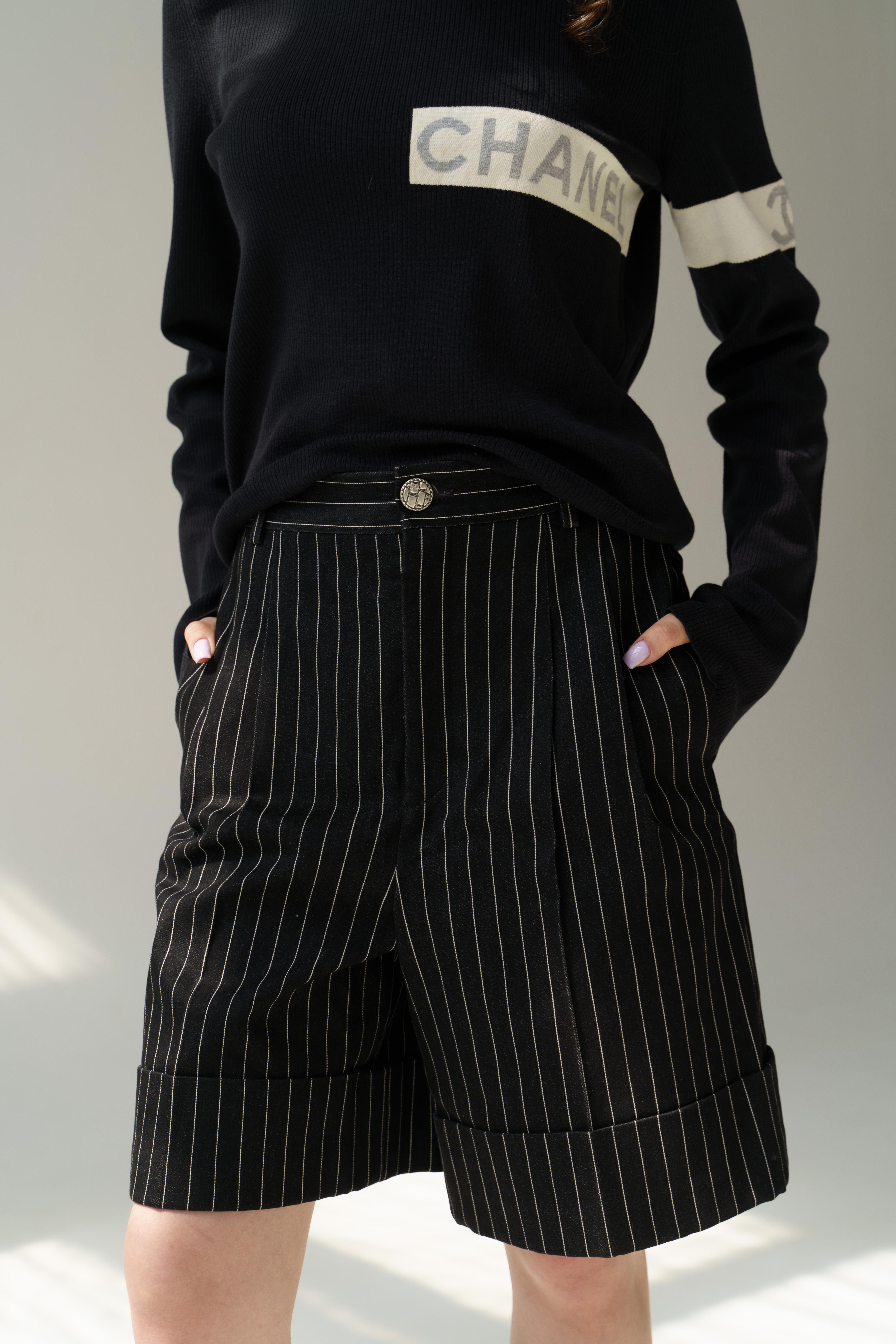 Chanel & Karl Lagerfeld 2015 long runway shorts In Excellent Condition For Sale In Алматинский Почтамт, KZ