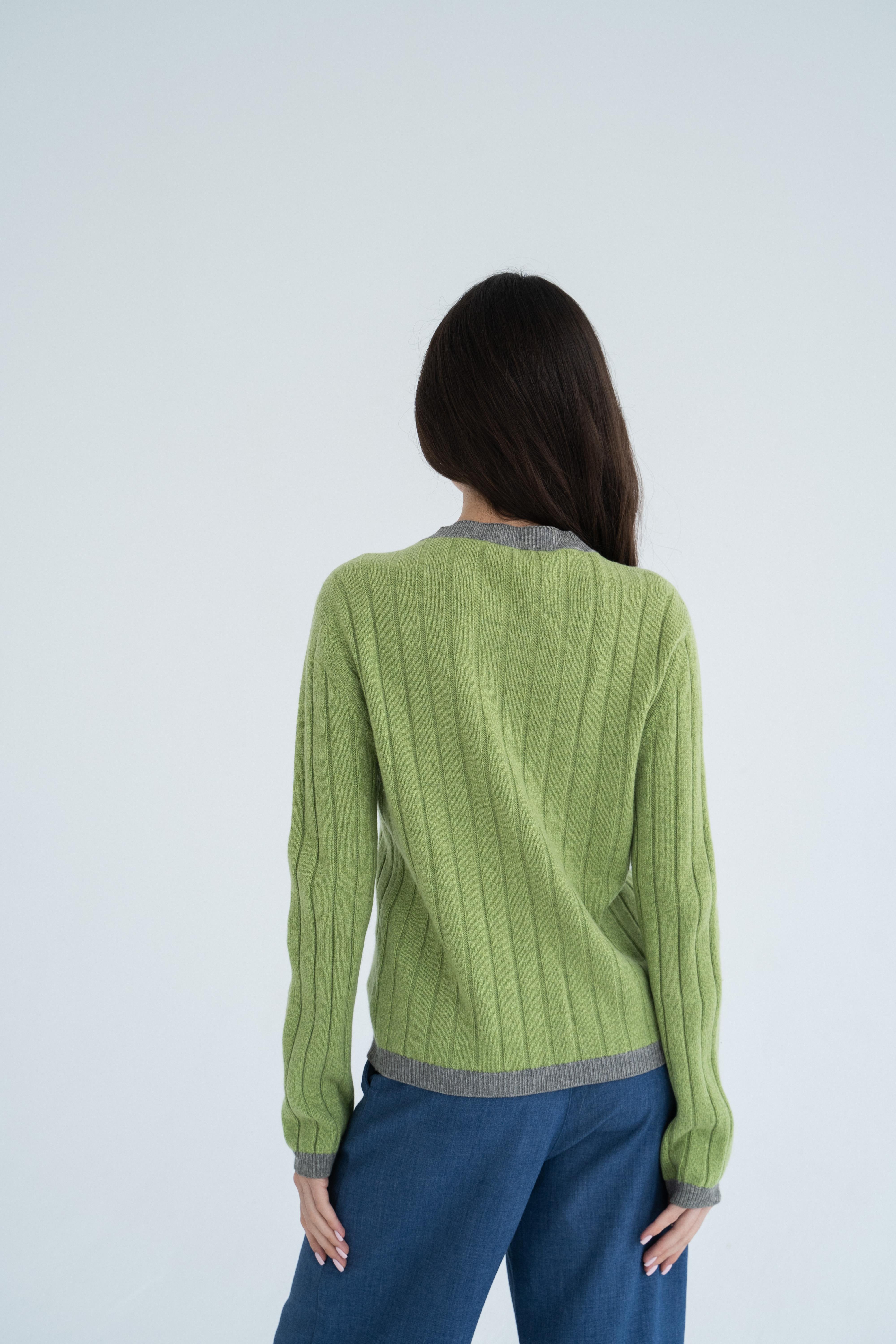Chanel & Karl Lagerfeld 97A 1997/1998 F/W RTW cashmere cardigan In Good Condition For Sale In Алматинский Почтамт, KZ