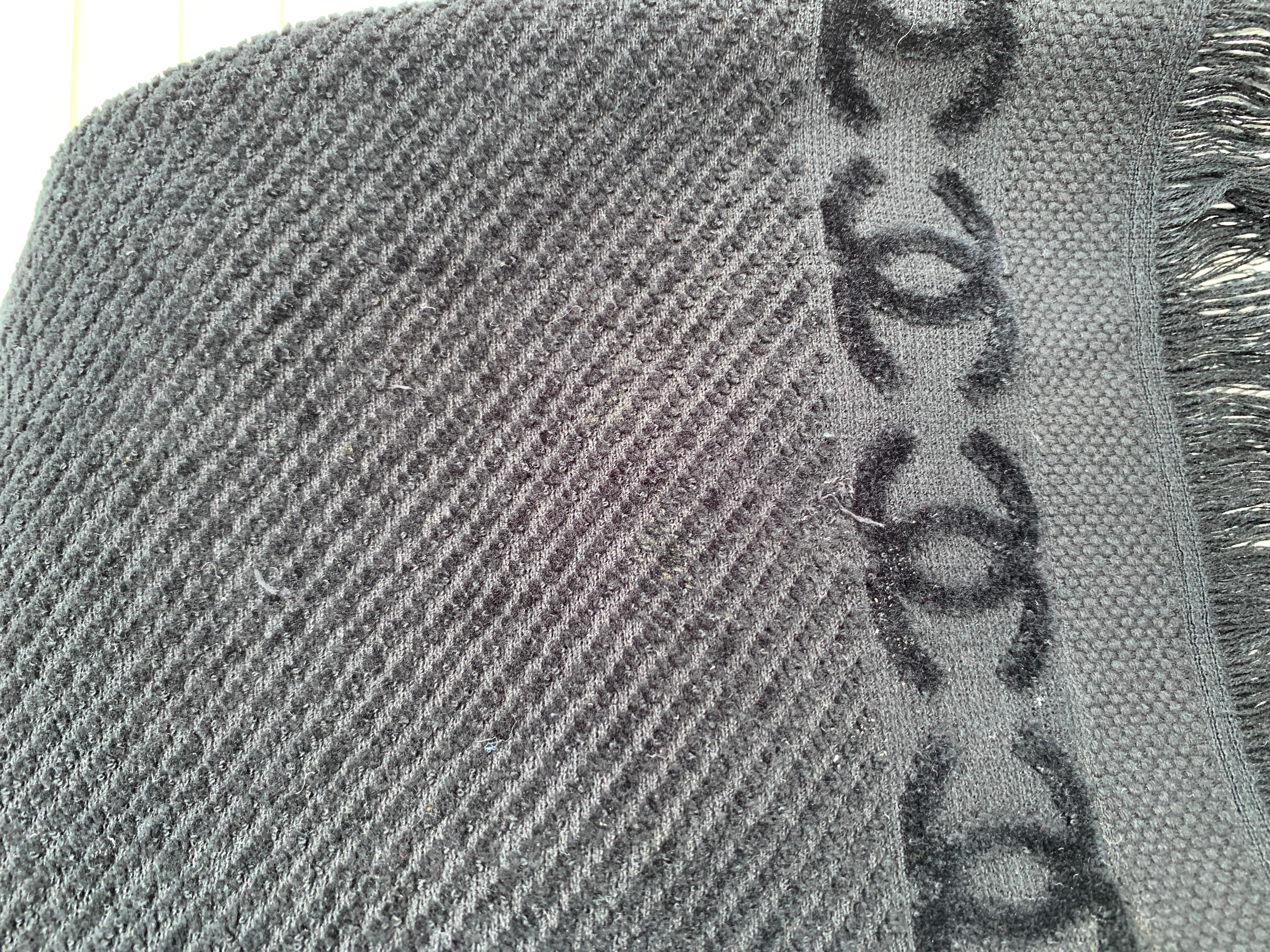 Chanel & Karl Lagerfeld for Chanel - Jupe à franges avec logo en tissu éponge noir en vente 6