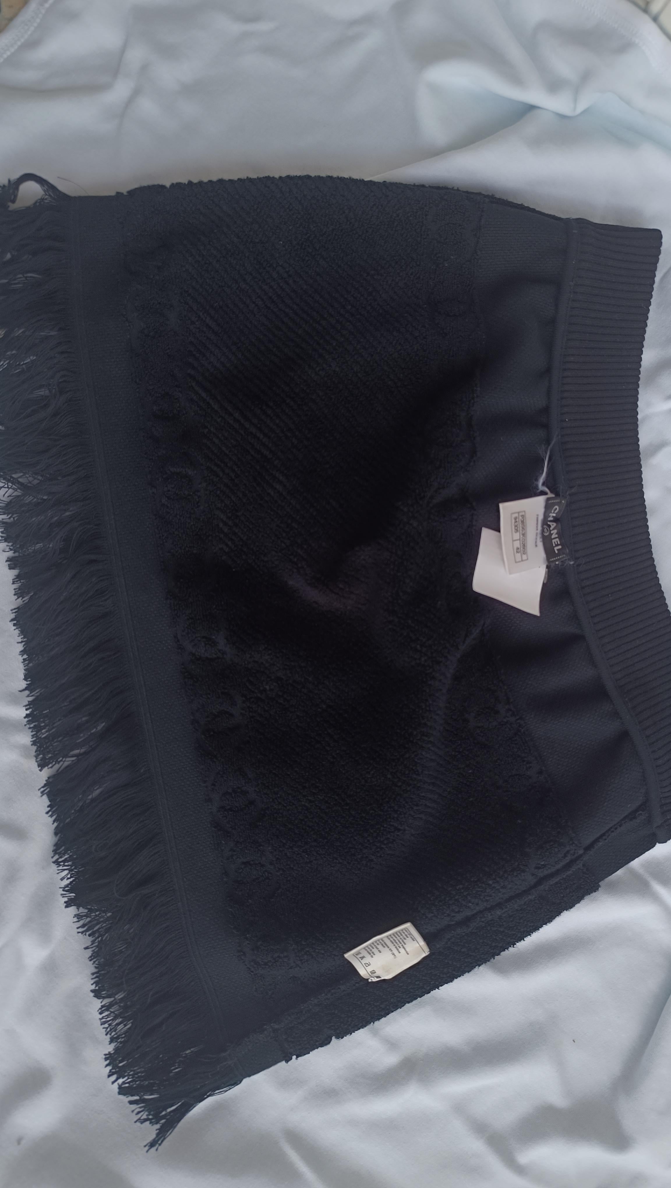 Chanel & Karl Lagerfeld for Chanel - Jupe à franges avec logo en tissu éponge noir en vente 8