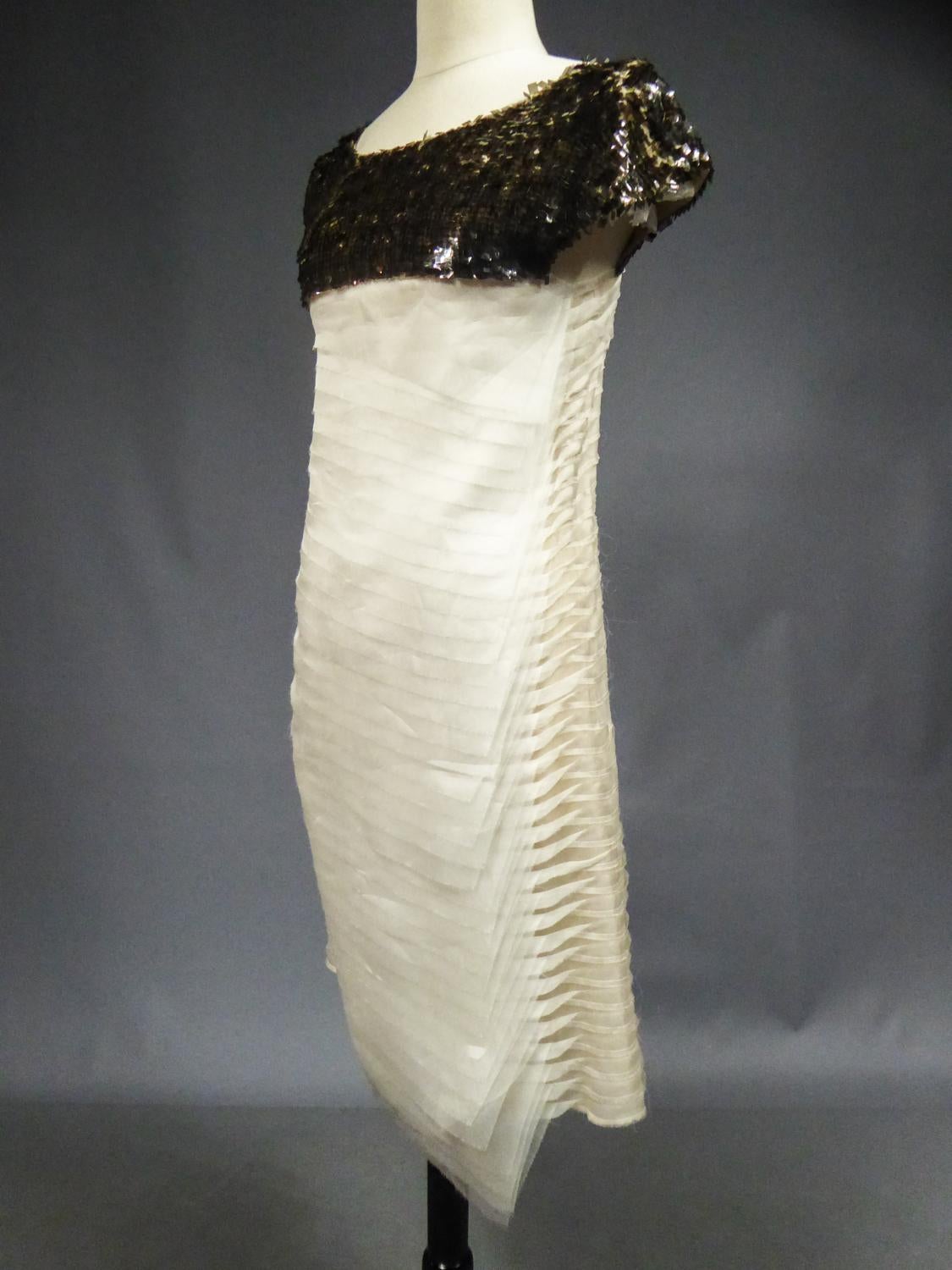 A Chanel / Karl Lagerfeld Sequins & Silk Gauze Cocktail Dress Circa 2010  In Excellent Condition For Sale In Toulon, FR