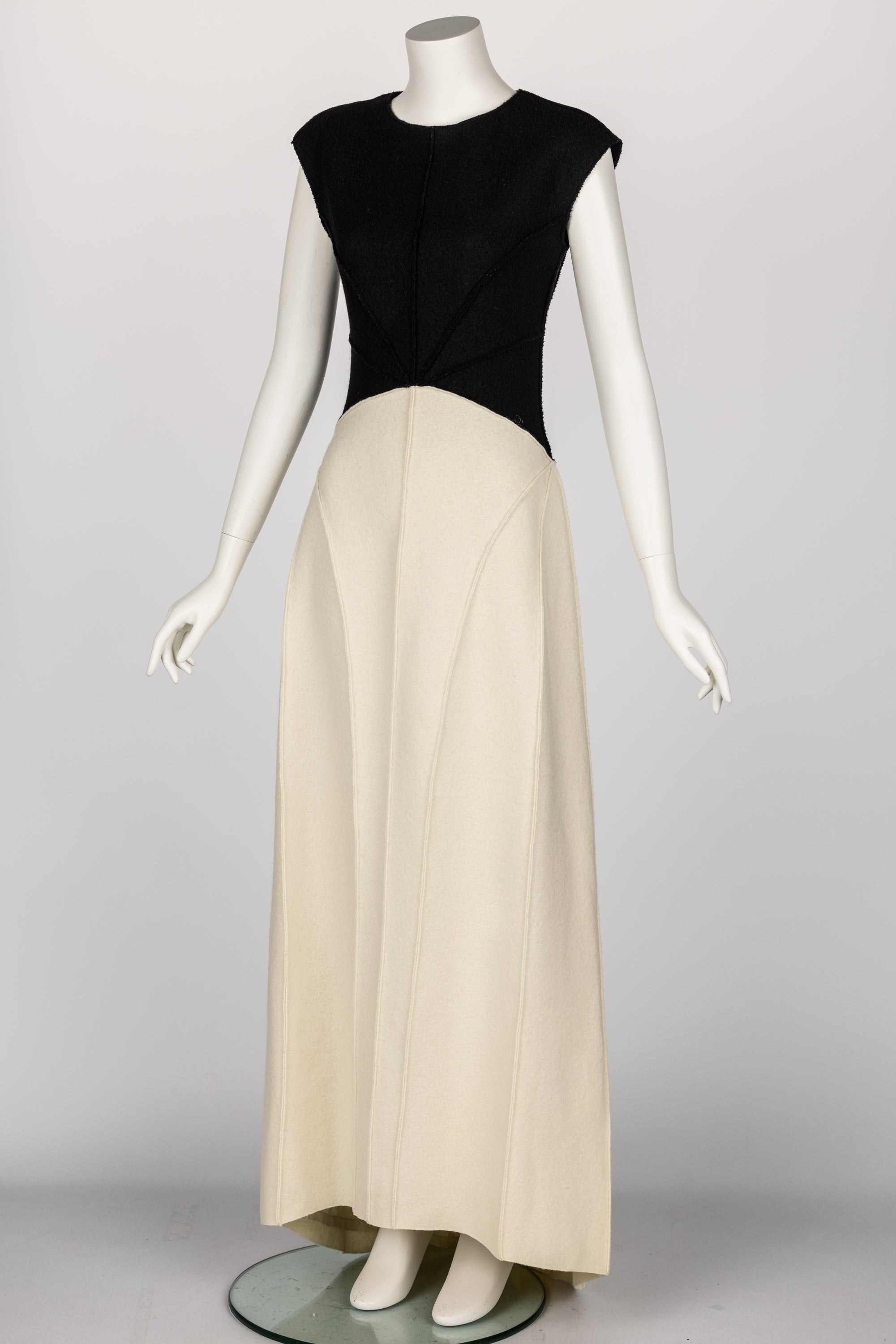 Chanel Karl Lagerfeld Fall 1999 Black & White Sculptural Sunburst Gown In Excellent Condition In Boca Raton, FL