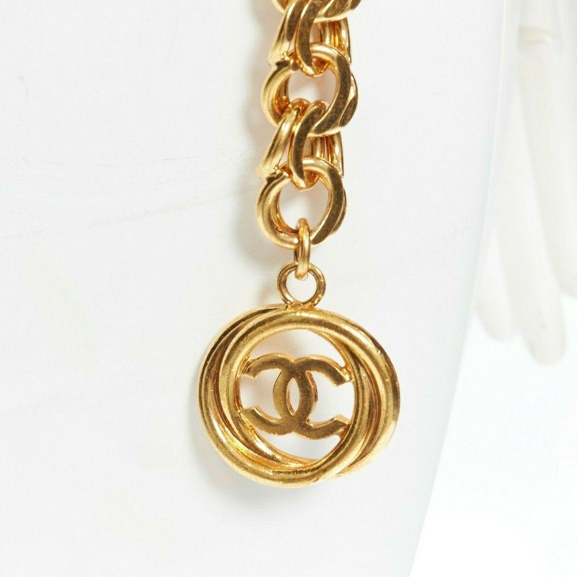 CHANEL KARL LAGERFELD heavy chunky gold-tone chain curb dual CC belt
Brand: CHANEL
Designer: Karl Lagerfeld
Model Name / Style: Chaib belt
Material: Metal
Color: Gold
Pattern: Solid
Closure: Hook & Loop
Extra Detail: Multi-strand giant faux pearl.