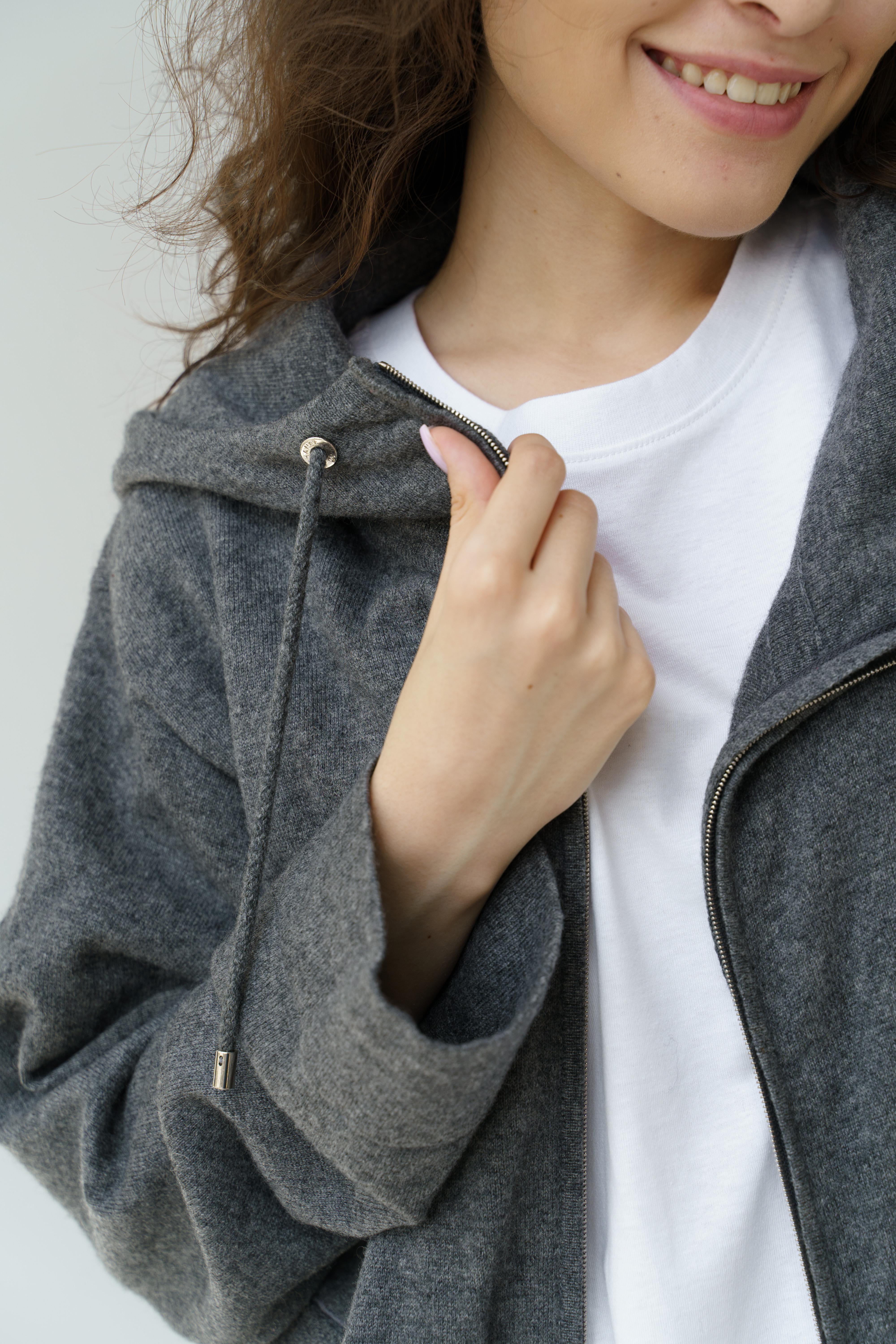 Chanel & Karl Lagerfeld Sport line Gray Zipped Cashmere Hoodie grand CC en vente 1