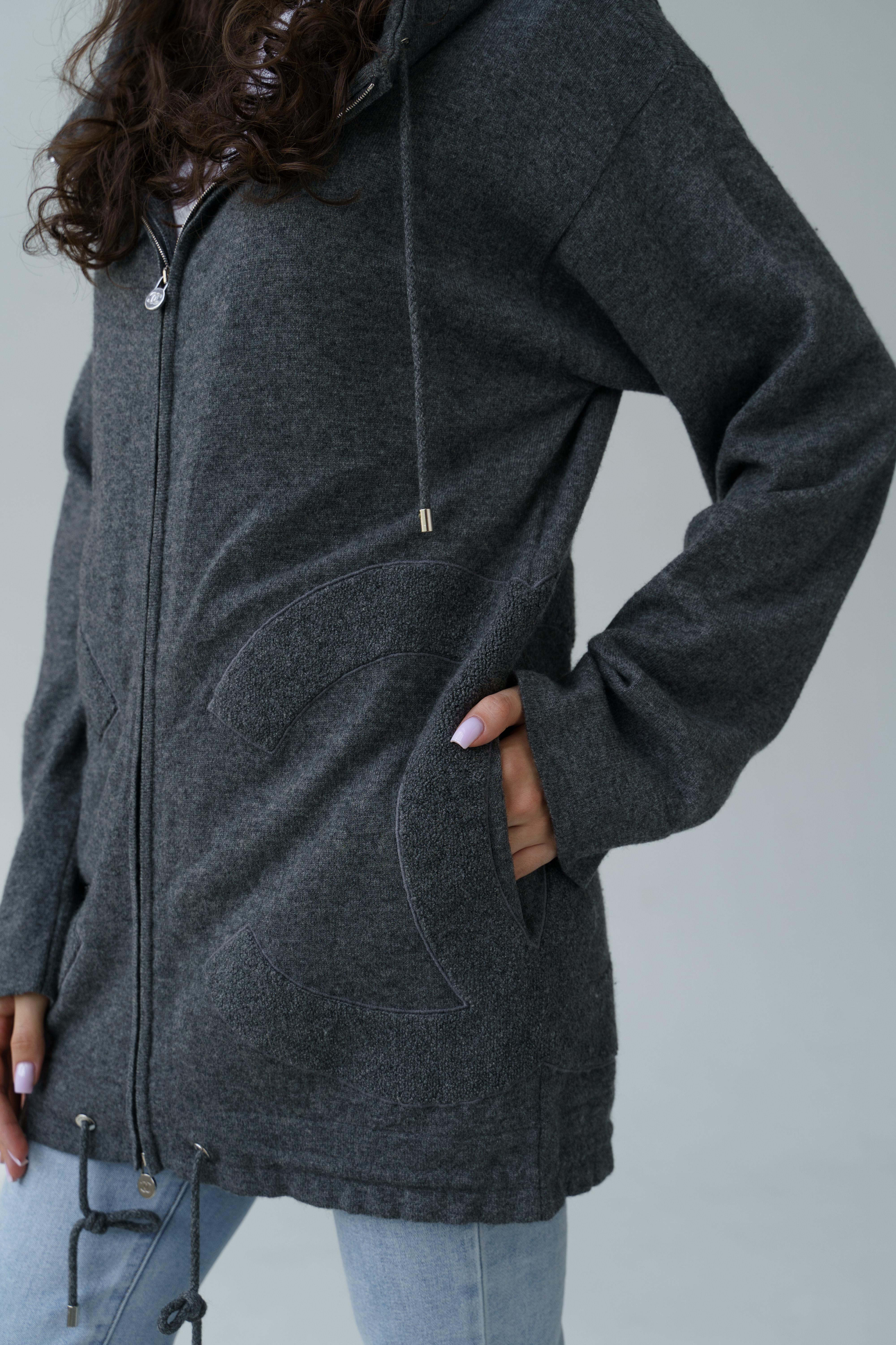 Chanel & Karl Lagerfeld Sport line Gray Zipped Cashmere Hoodie grand CC en vente 3