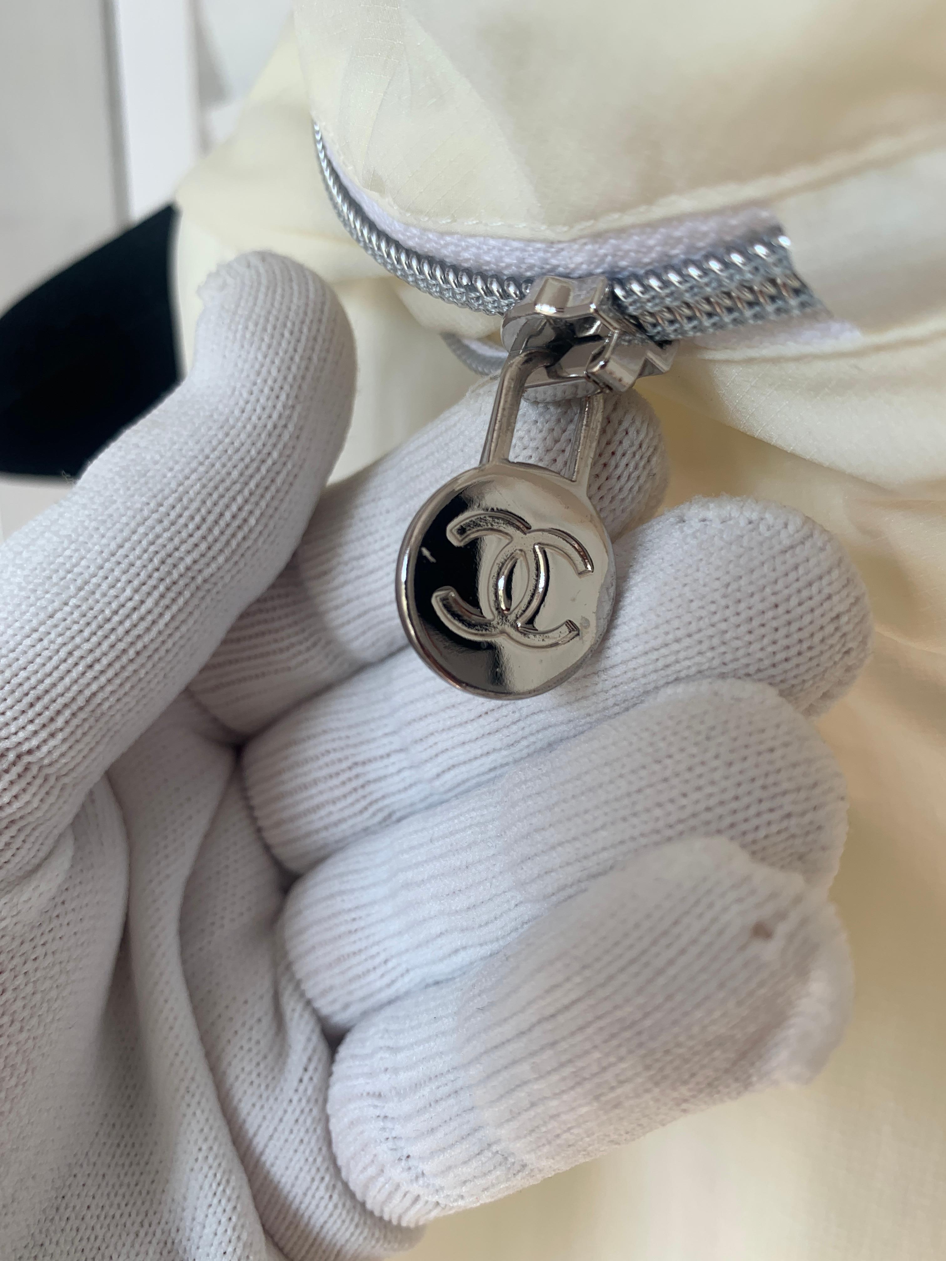 2018 18P Chanel & Karl Lagerfeld Sport line vest logo CC buttons For Sale 7