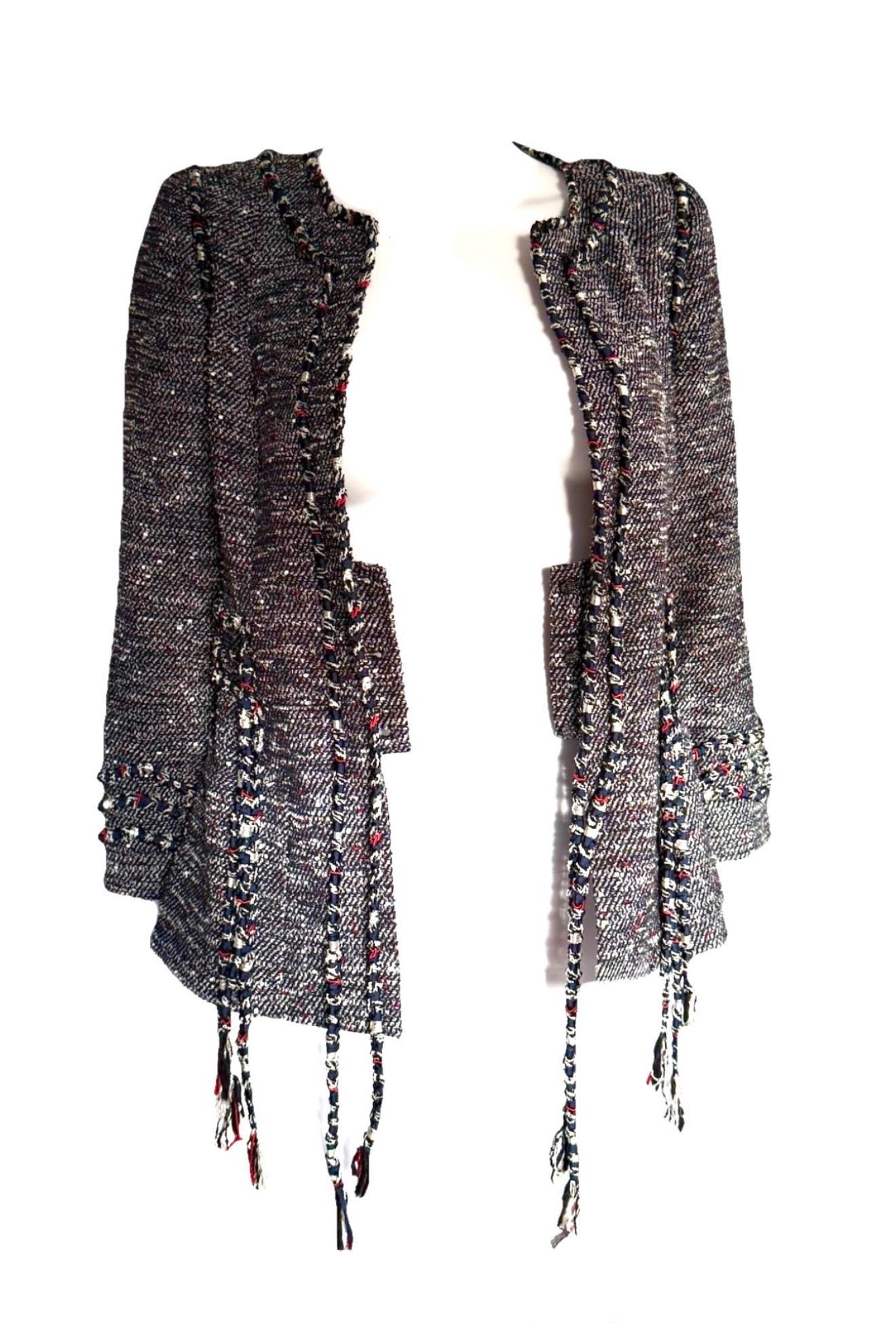 CHANEL Karl Lagerfeld Spring 2010 Fringed Bouclé Tweed Jacket w/Camellia Buttons For Sale 7