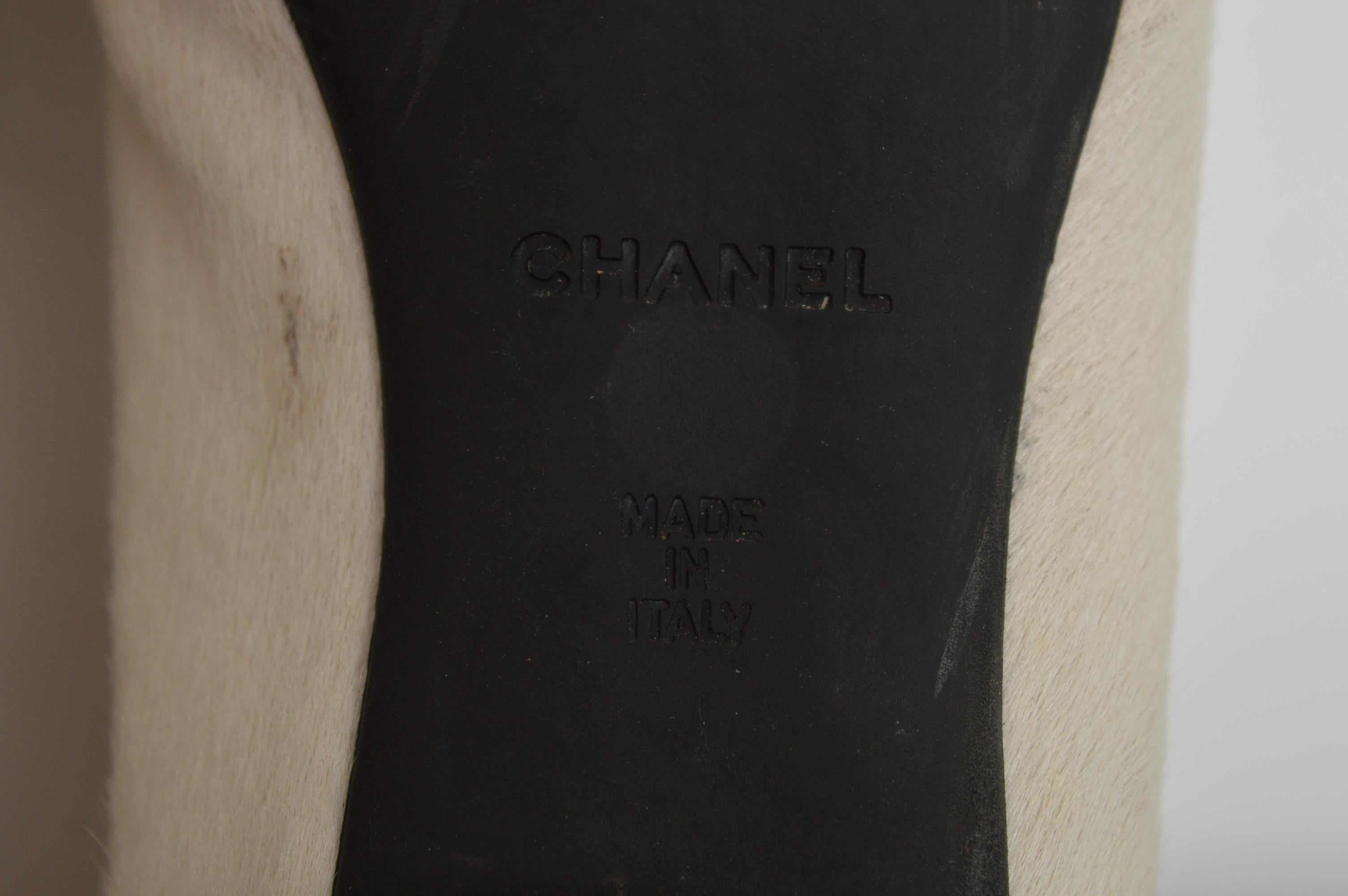 Chanel Karl Lagerfeld for Chanel Y2k in pelle di pony bianca e vernice nera, ballerina in pelle in vendita 10