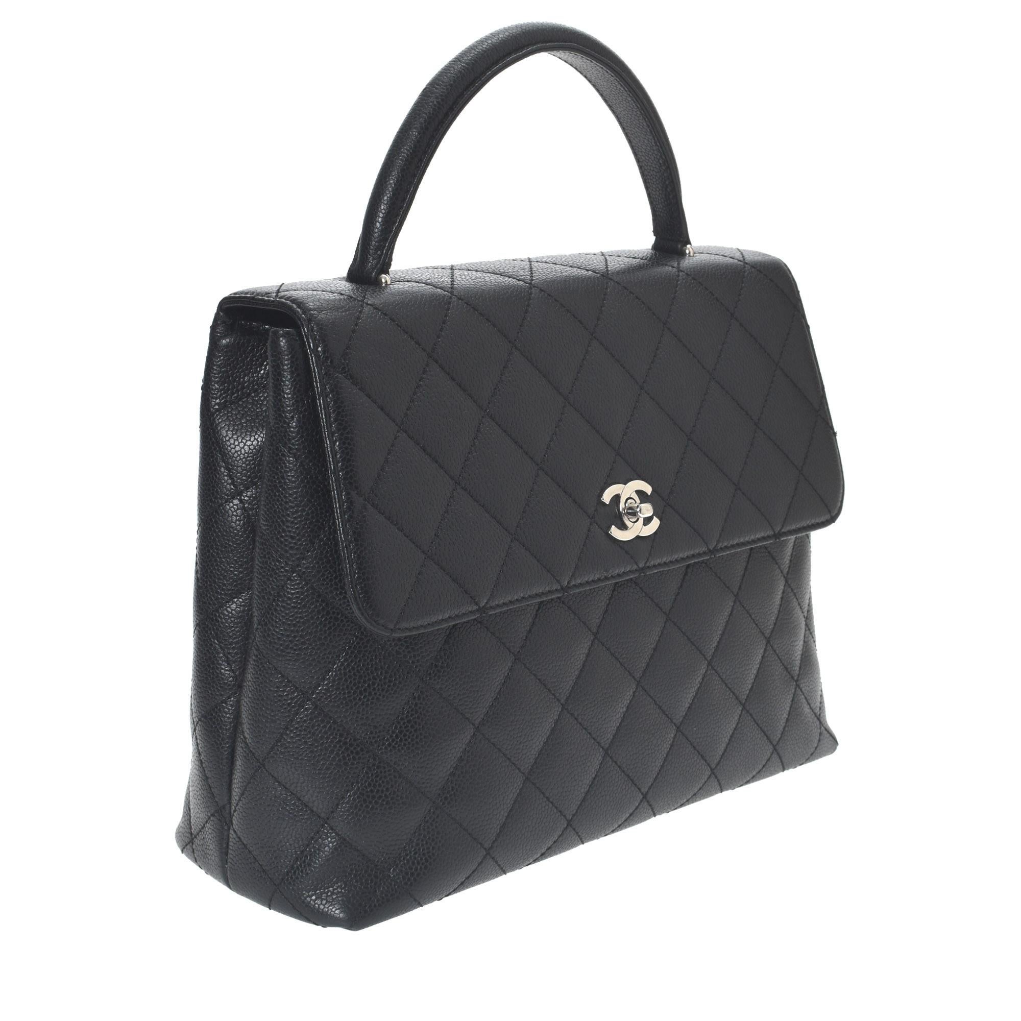 Chanel Kelly Bag In Excellent Condition For Sale In Montreal, QC