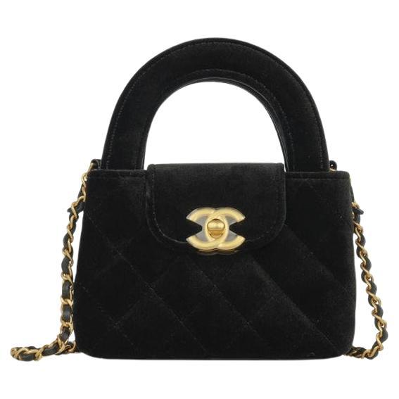 Chanel Kelly Mini Nano Tasche aus schwarzem Samt im Angebot