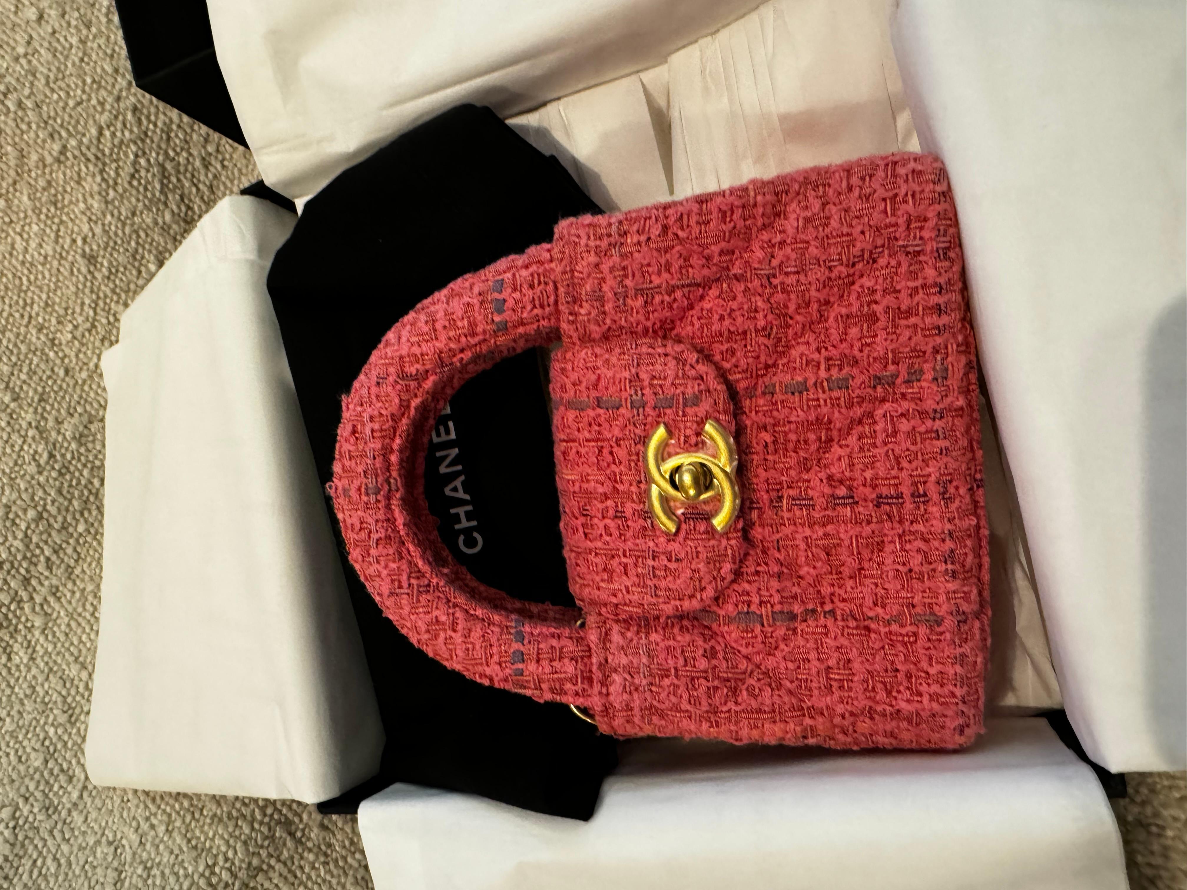 Mini sac Chanel kelly rose tweed Neuf - En vente à London, England