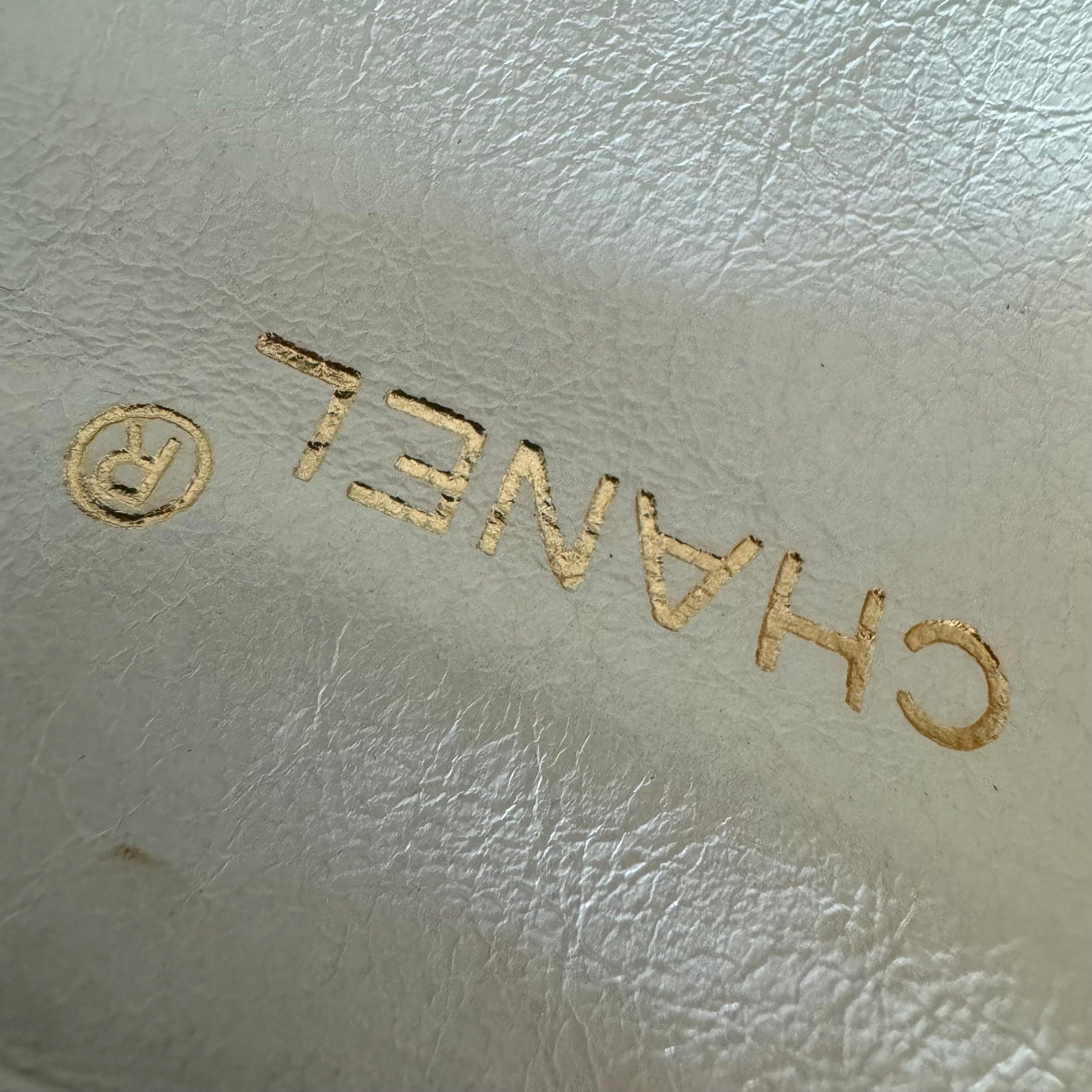 Chanel Kelly Top Handle Bag White Leather For Sale 11