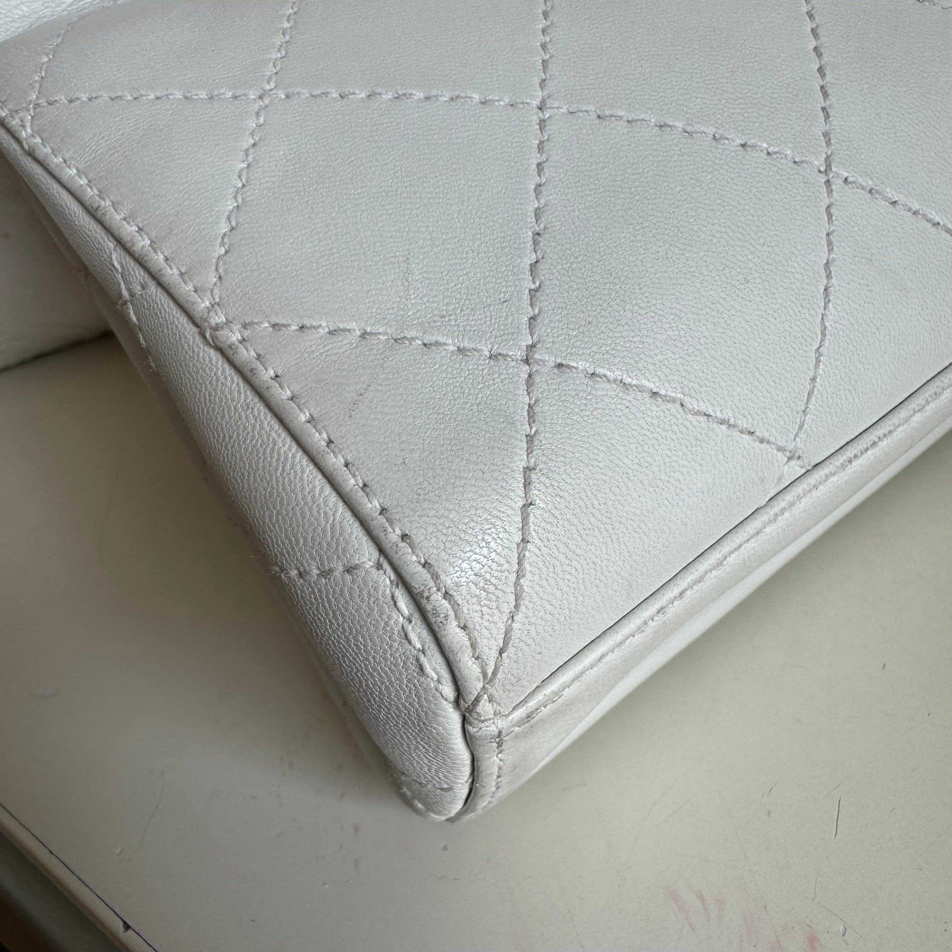 Chanel Kelly Top Handle Bag White Leather For Sale 1