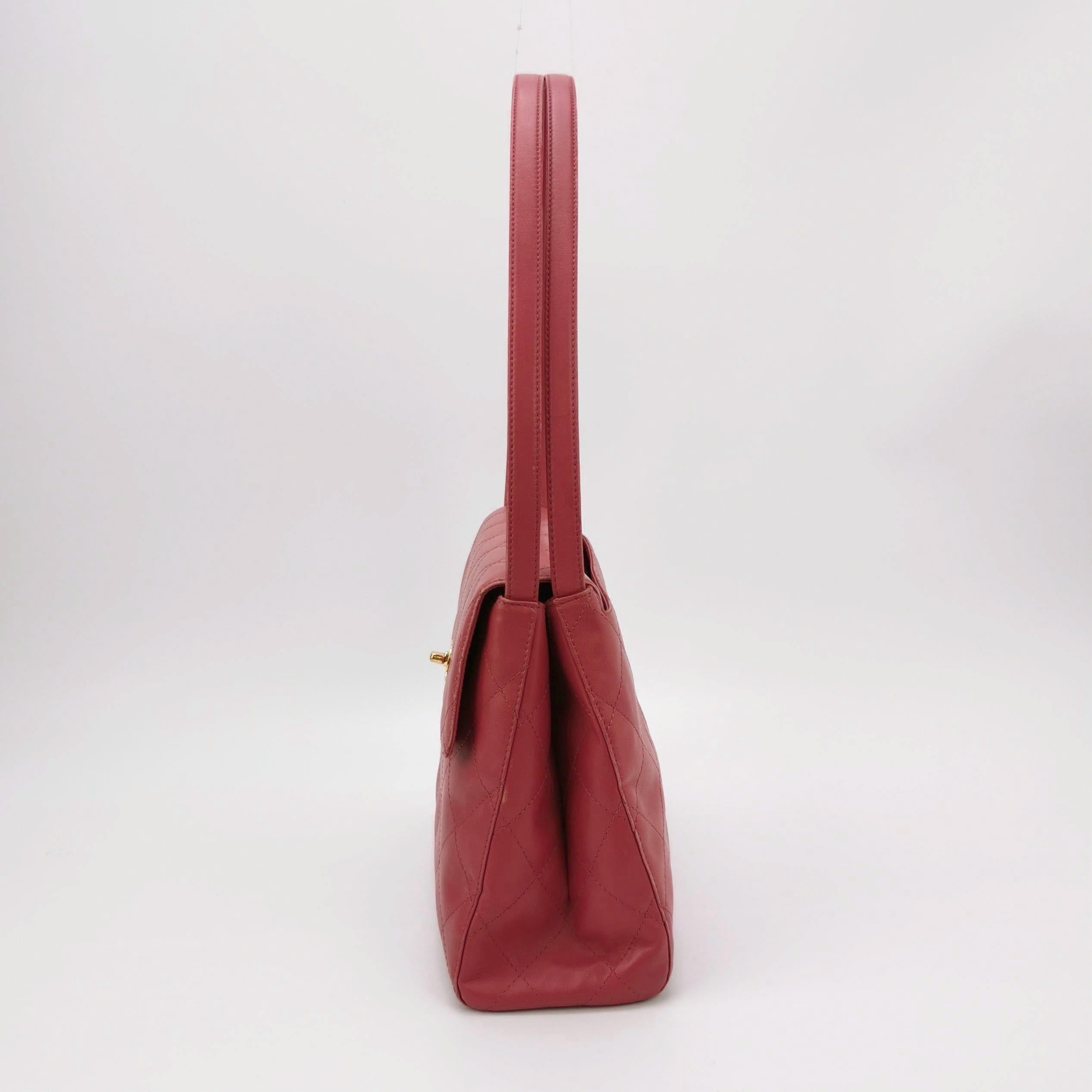 Chanel Kelly Vintage Top Handle Bag Rosa Lammfell Leder 24k Gold Hardware im Zustand „Gut“ im Angebot in AUBERVILLIERS, FR