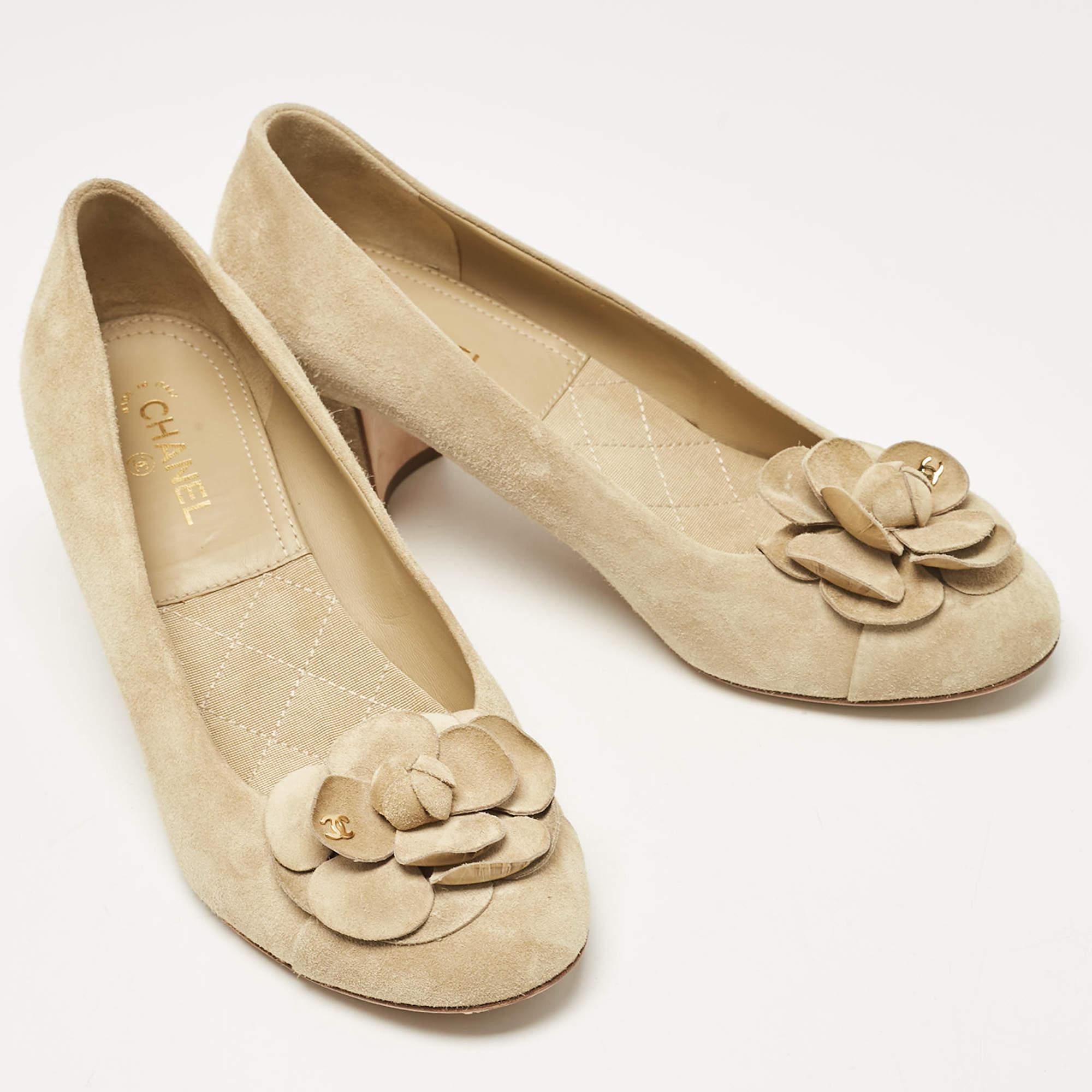Women's Chanel Khaki Beige Suede Camellia Cap Toe Block Heel Pumps Size 39