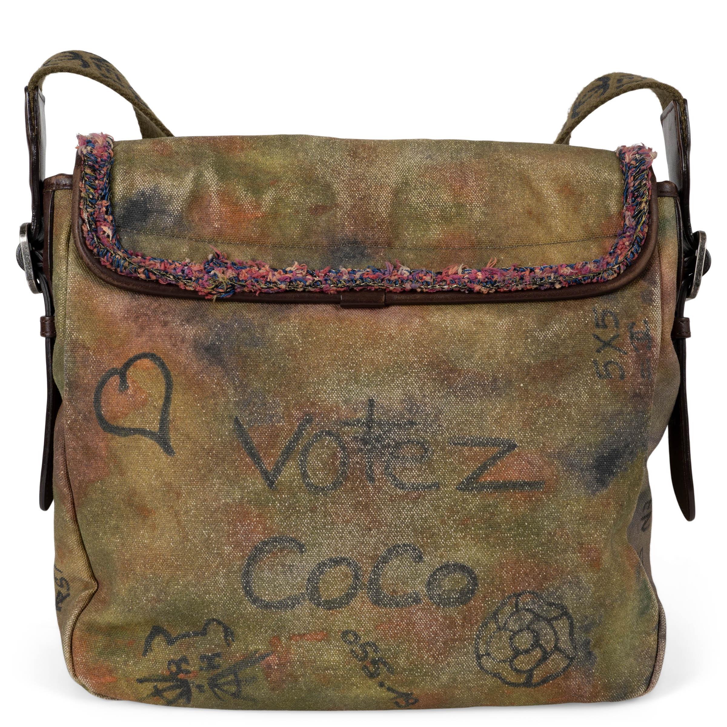 Beige CHANEL khaki green canvas 15S ON THE PAVEMENTS SMALL GRAFFITI Messenger Bag