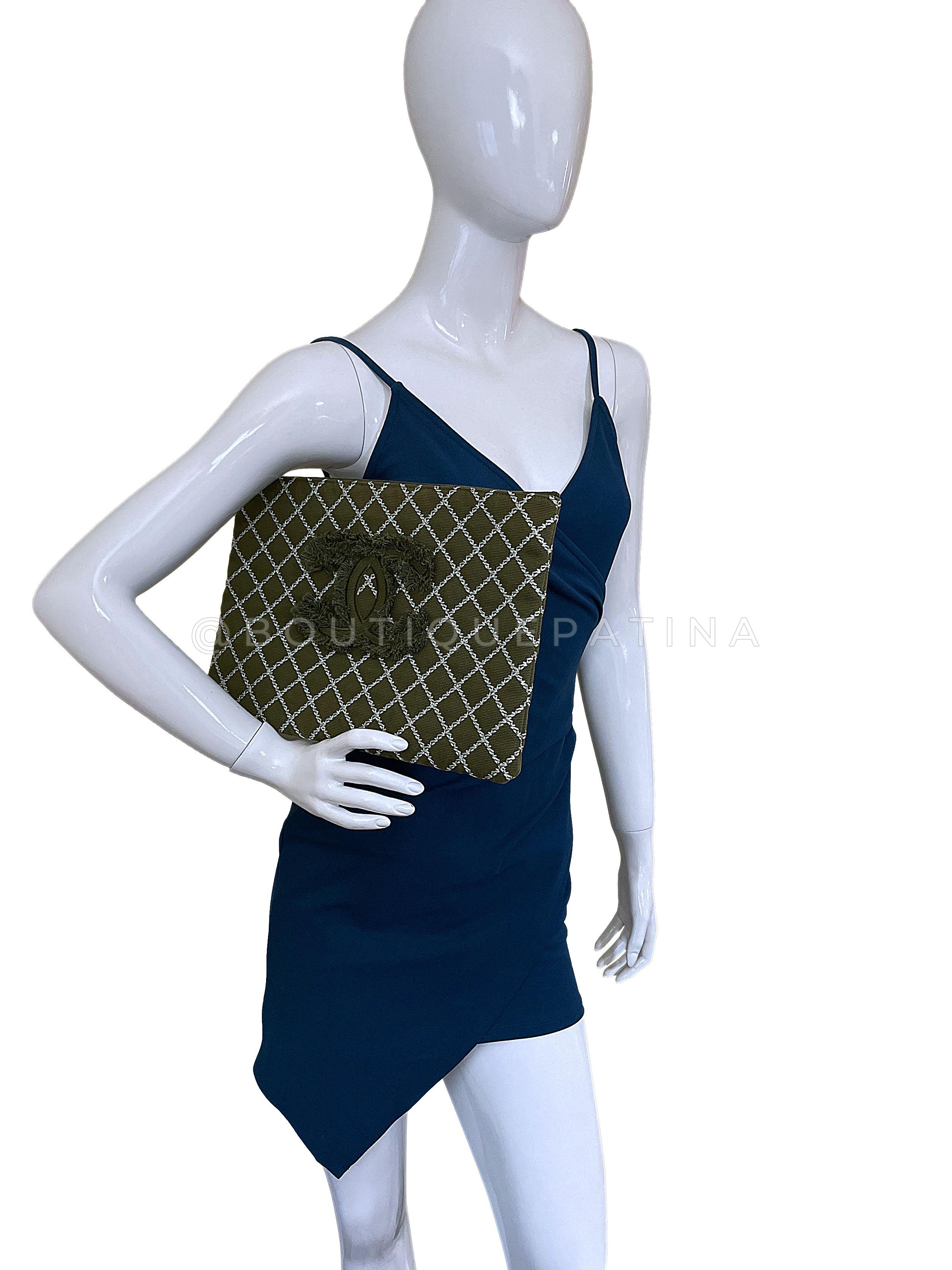 Chanel Khaki Green Contrast Stitch CC Large O Case Clutch Bag 67899 For Sale 4