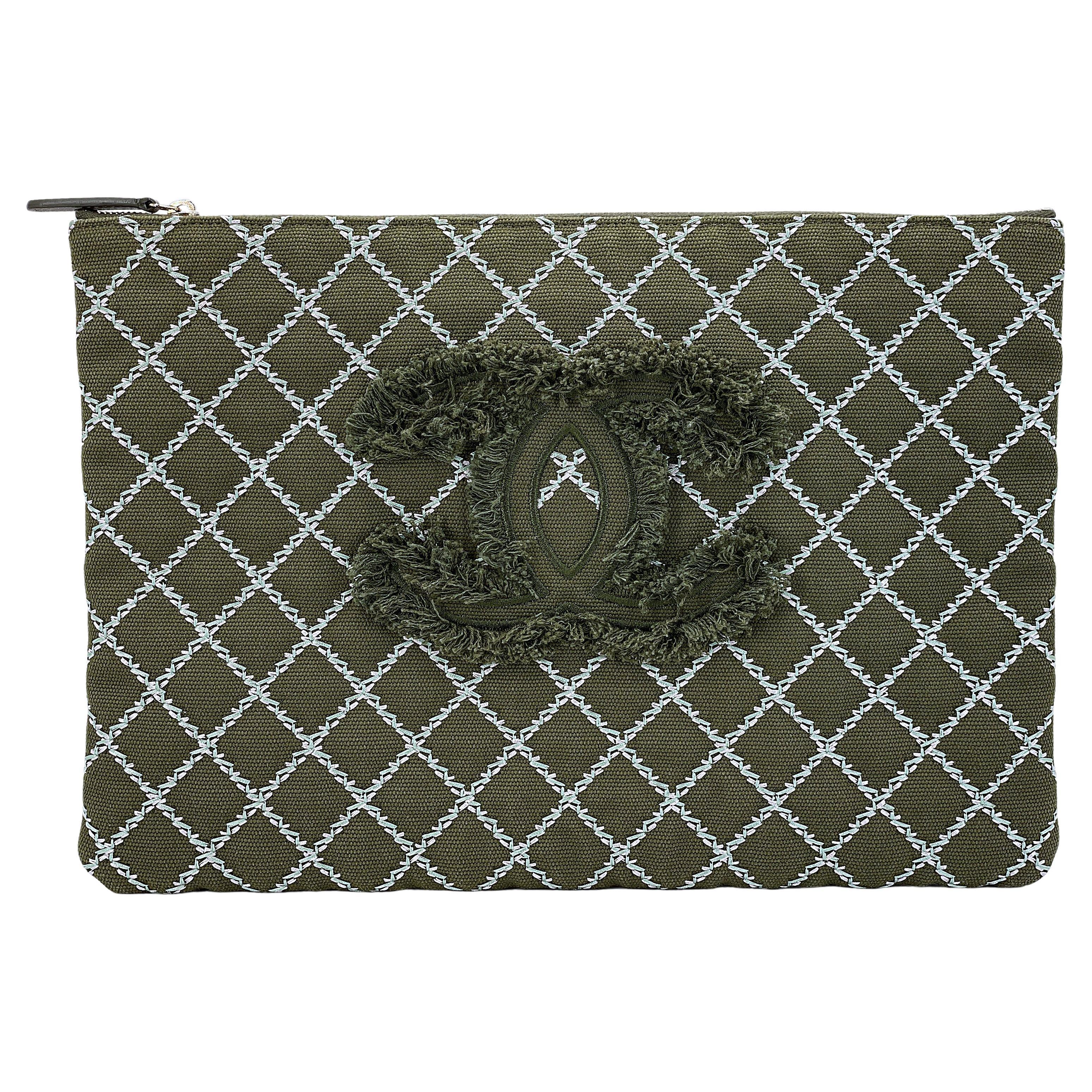 Chanel Khaki Green Contrast Stitch CC Large O Case Clutch Bag 67899 For Sale