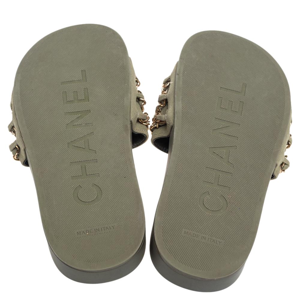 Chanel Black And Green Tweed Camellia CC Slides Size 40  Labellov  Buy  and Sell Authentic Luxury