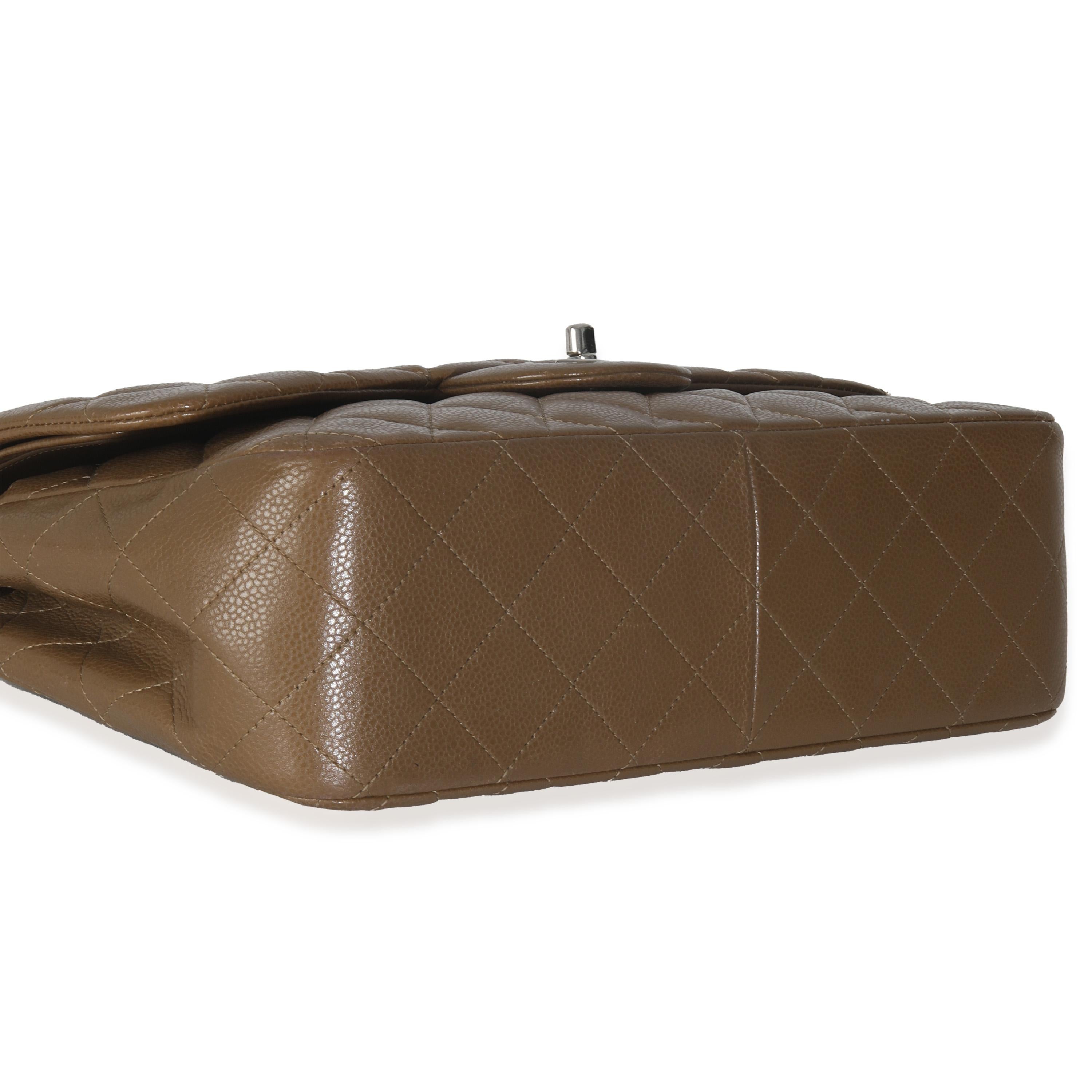 Chanel Khaki gesteppte Kaviar Jumbo Tasche mit doppelter Klappe im Angebot 2