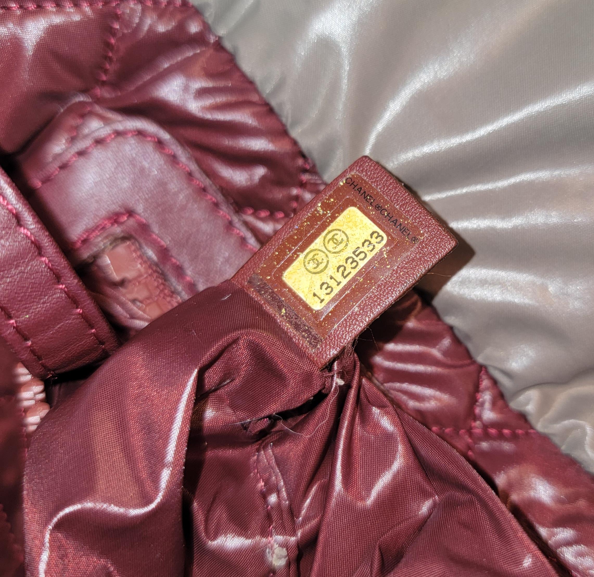 Chanel sac à main réversible en cuir et nylon kaki 6