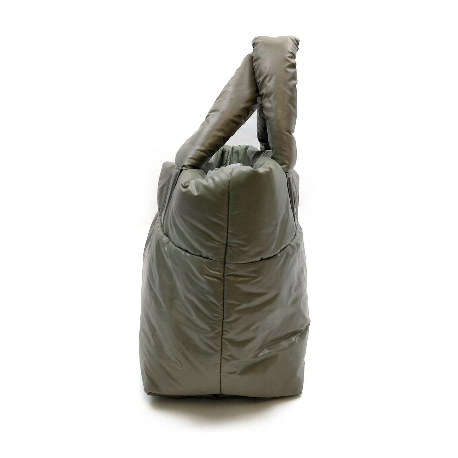 Chanel sac à main réversible en cuir et nylon kaki 3