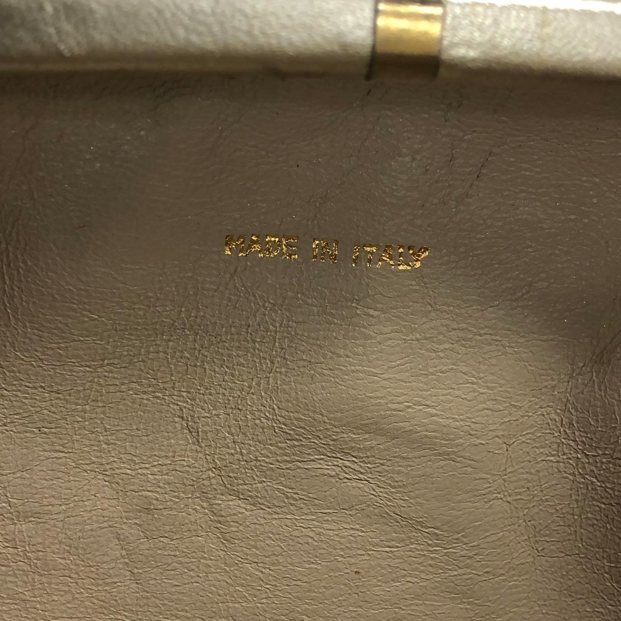 Chanel Kiss Lock Clasp Bag Super Mini Gold Lammfell Leder Crossbody Bag im Angebot 9