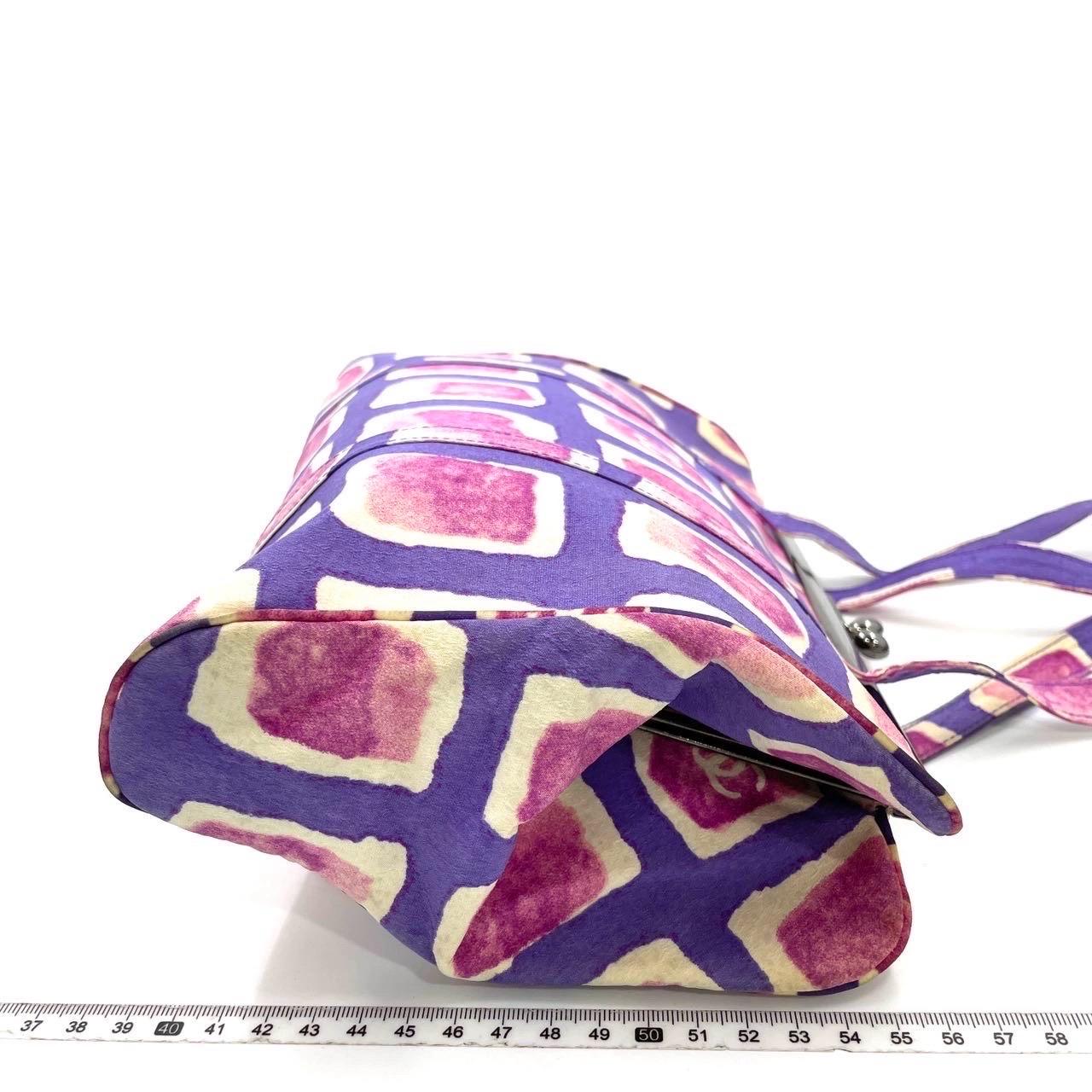 Violet Chanel Kisslock Frame sac violet rose tissu 2000-2003 en vente