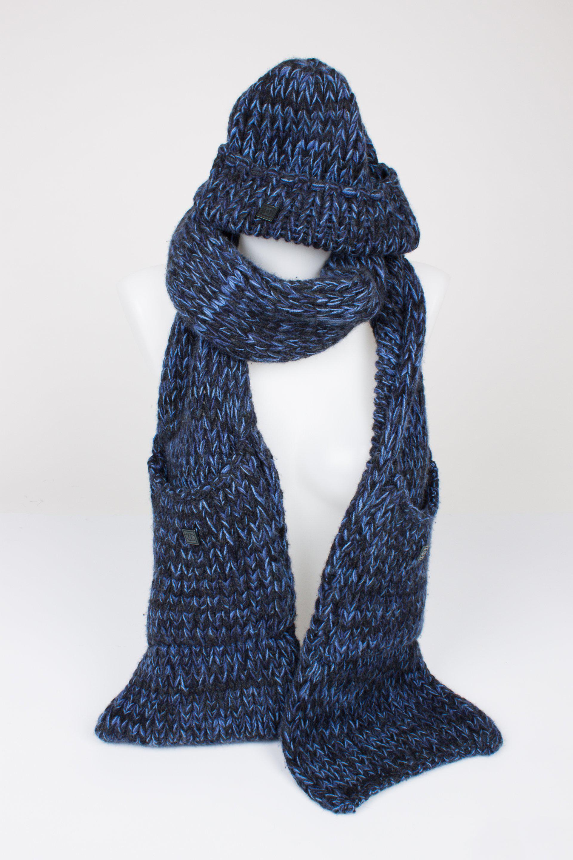 Chanel Knit Hat & Scarf - black/blue cashmere In New Condition For Sale In Baarn, NL