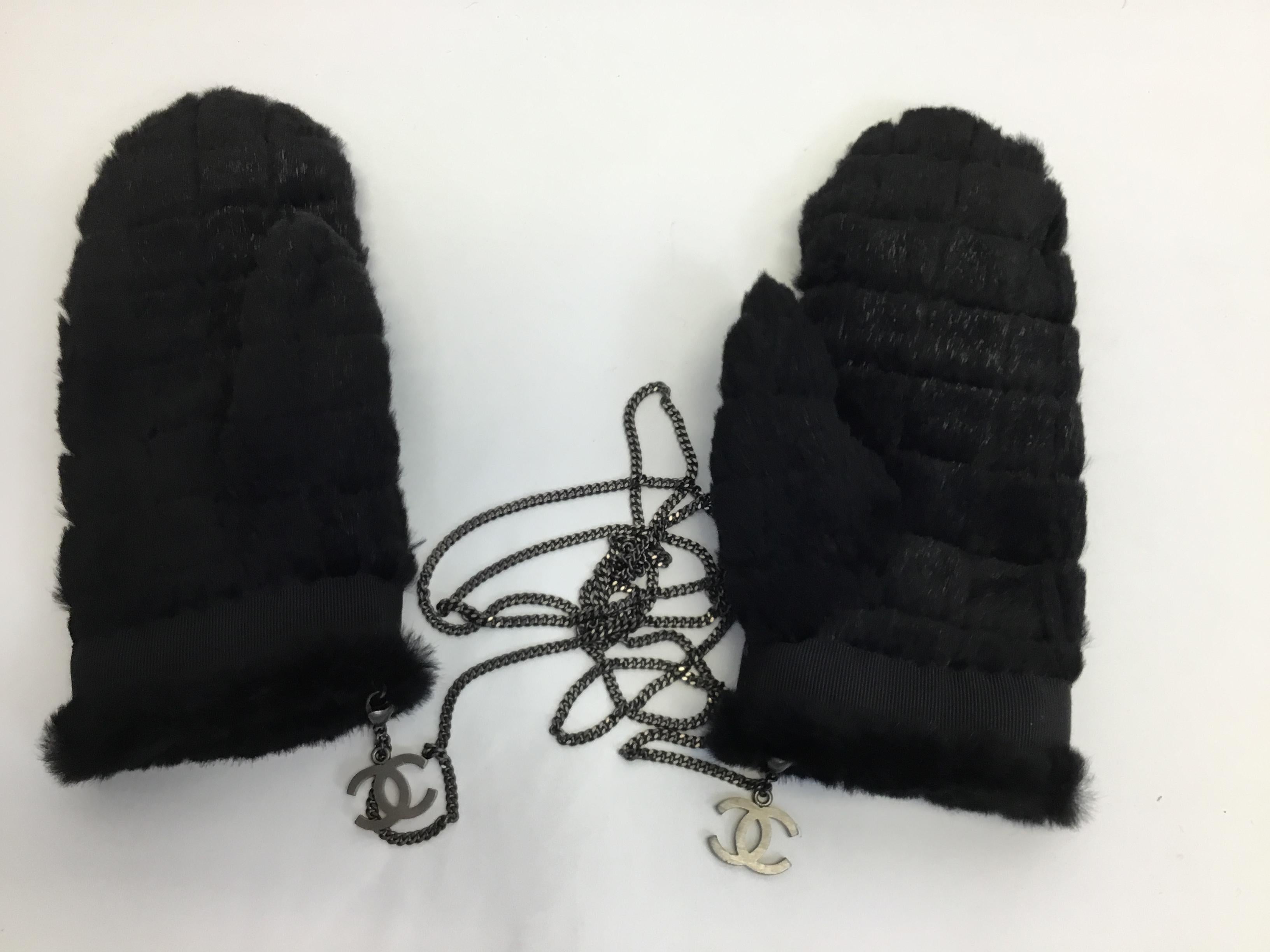 Women's Chanel Knit Rabbit Fur Mittens with Chain
