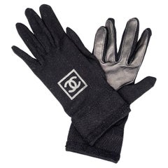 CHANEL Knit Wool Lambskin Leather Sport Gloves Medium Black Accessories