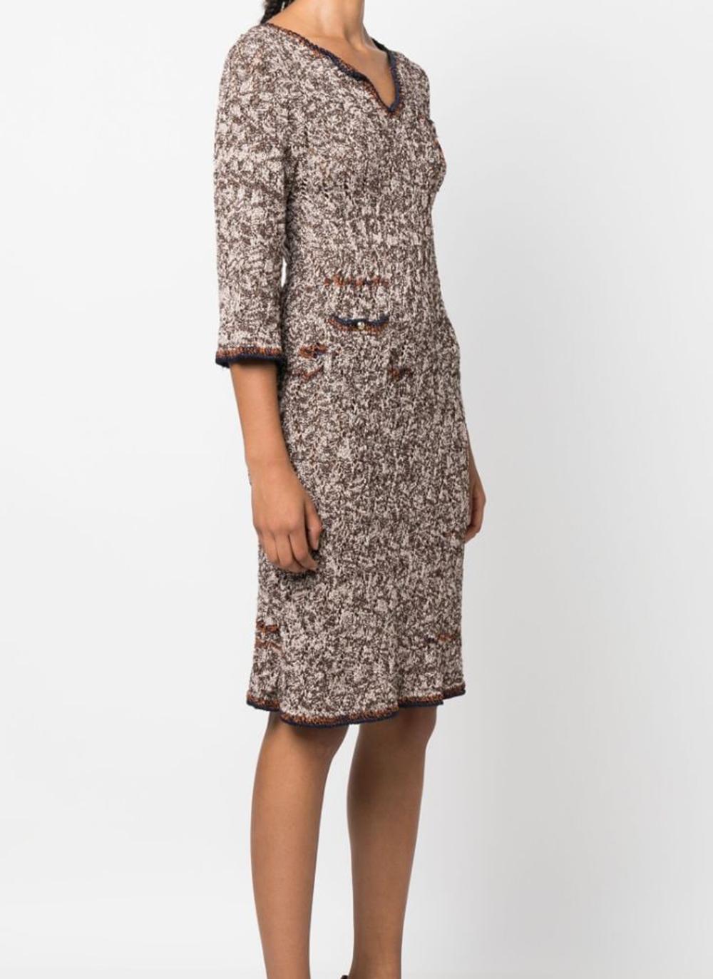 Chanel Knitted Knee-Length Dress In Good Condition For Sale In Paris, FR