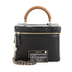 Chanel Knock On Wood Vanity Case Gestepptes Lammfell Medium