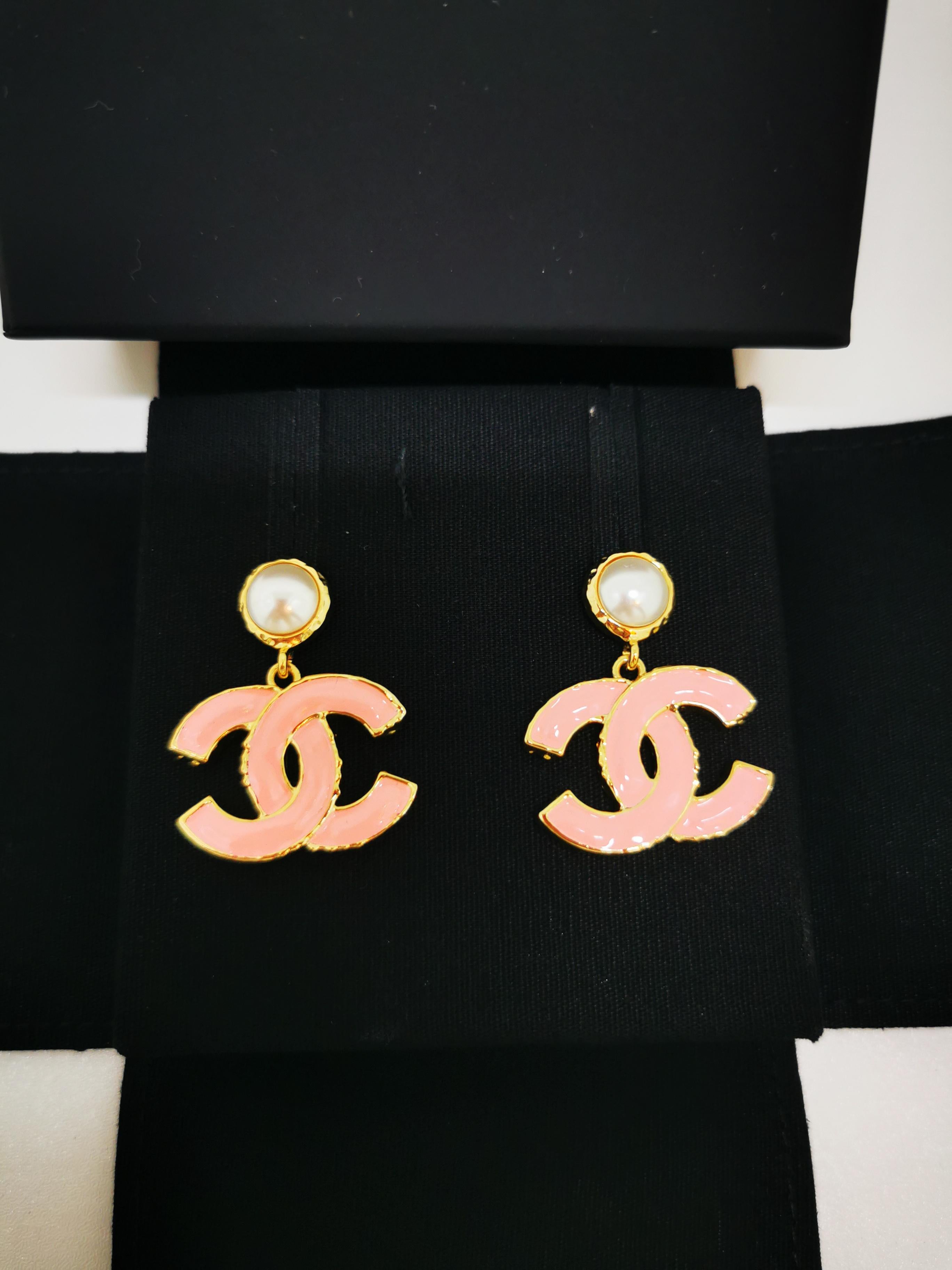 Women's Chanel L23 Pink Enamel Large CC Pearl Earrings