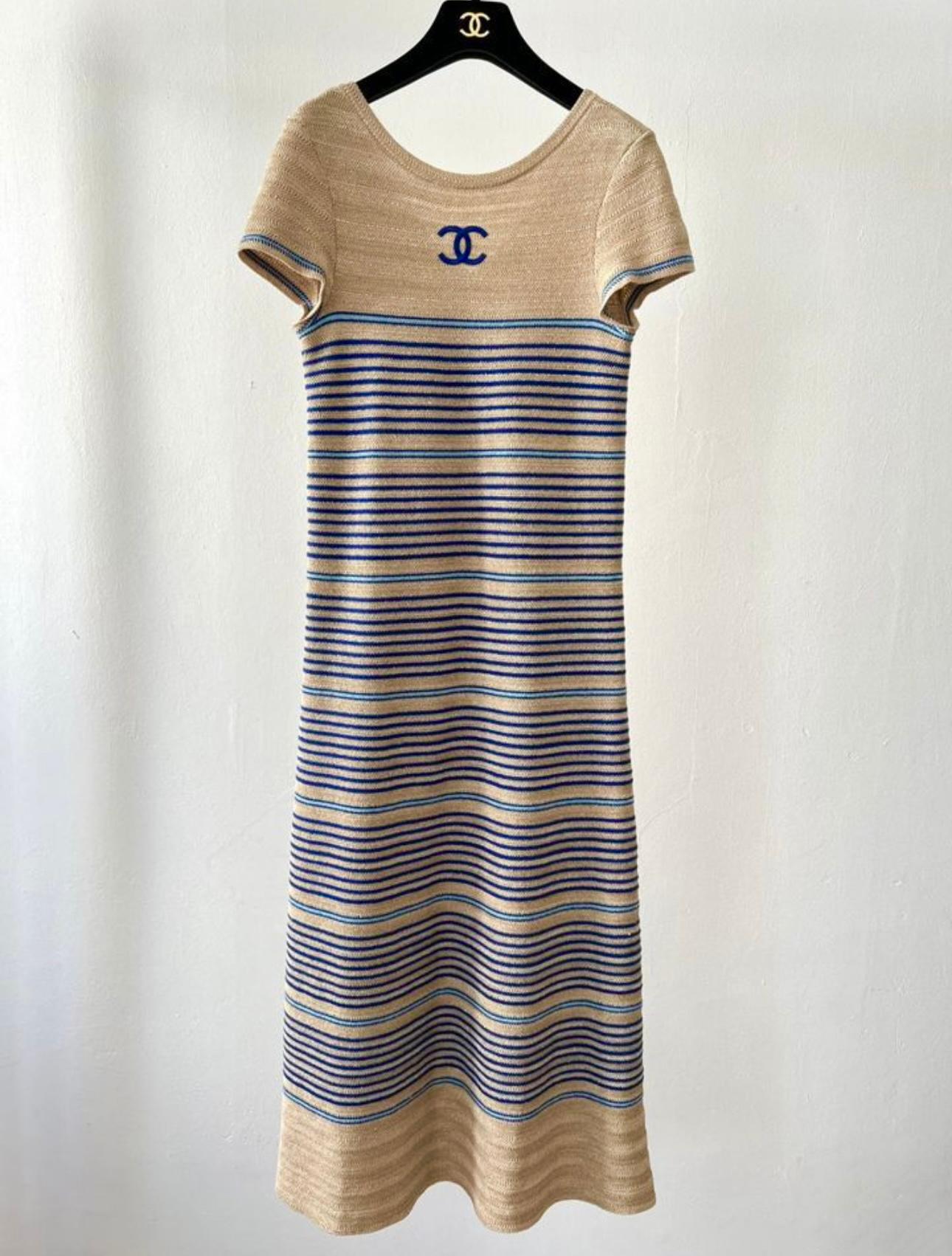 Stunning Chanel beige and blue shimmer maxi dress : from LA PAUSA 2019 Cruise Collection
Size mark 36 FR. Condition is pristine.