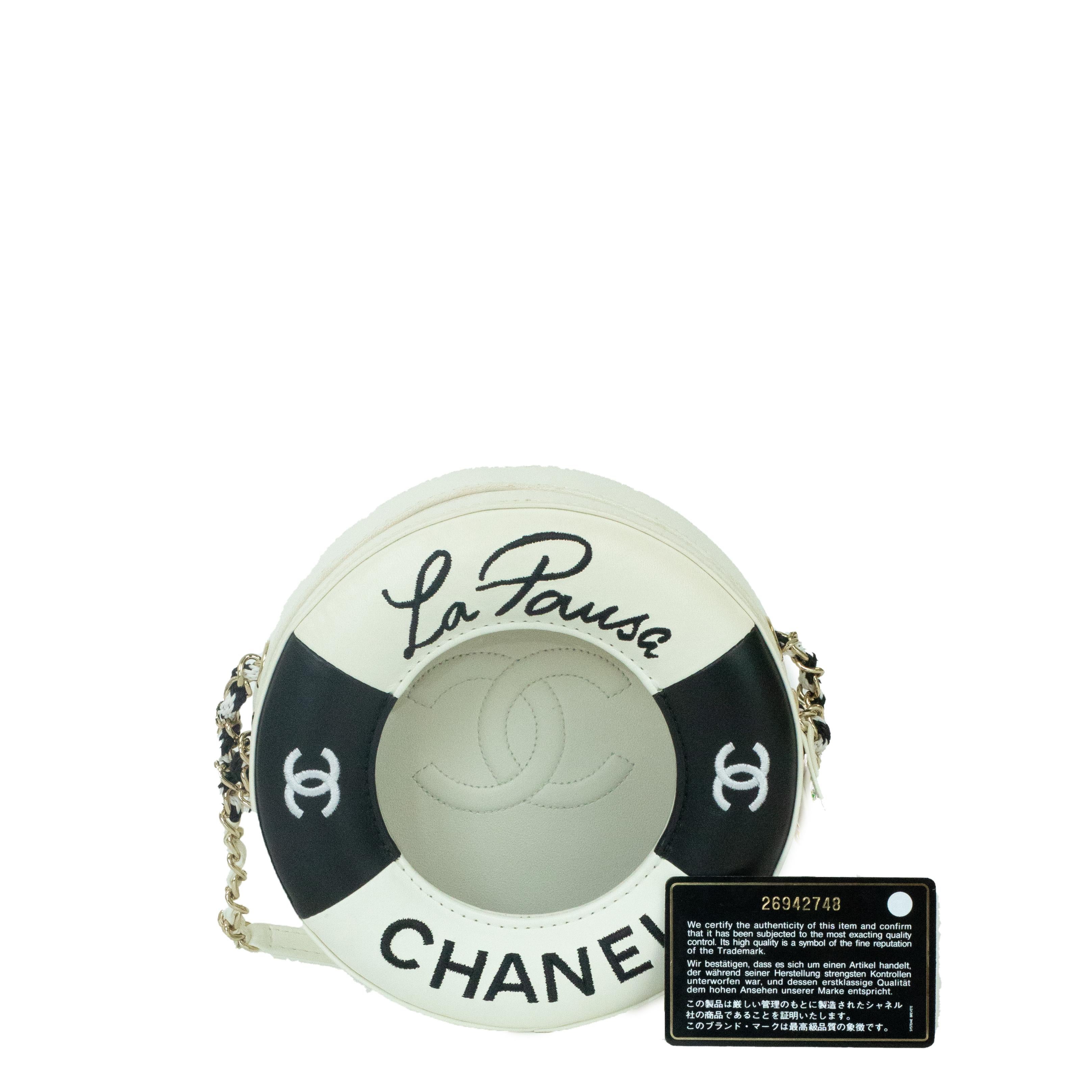 Chanel, La pausa in white leather 7
