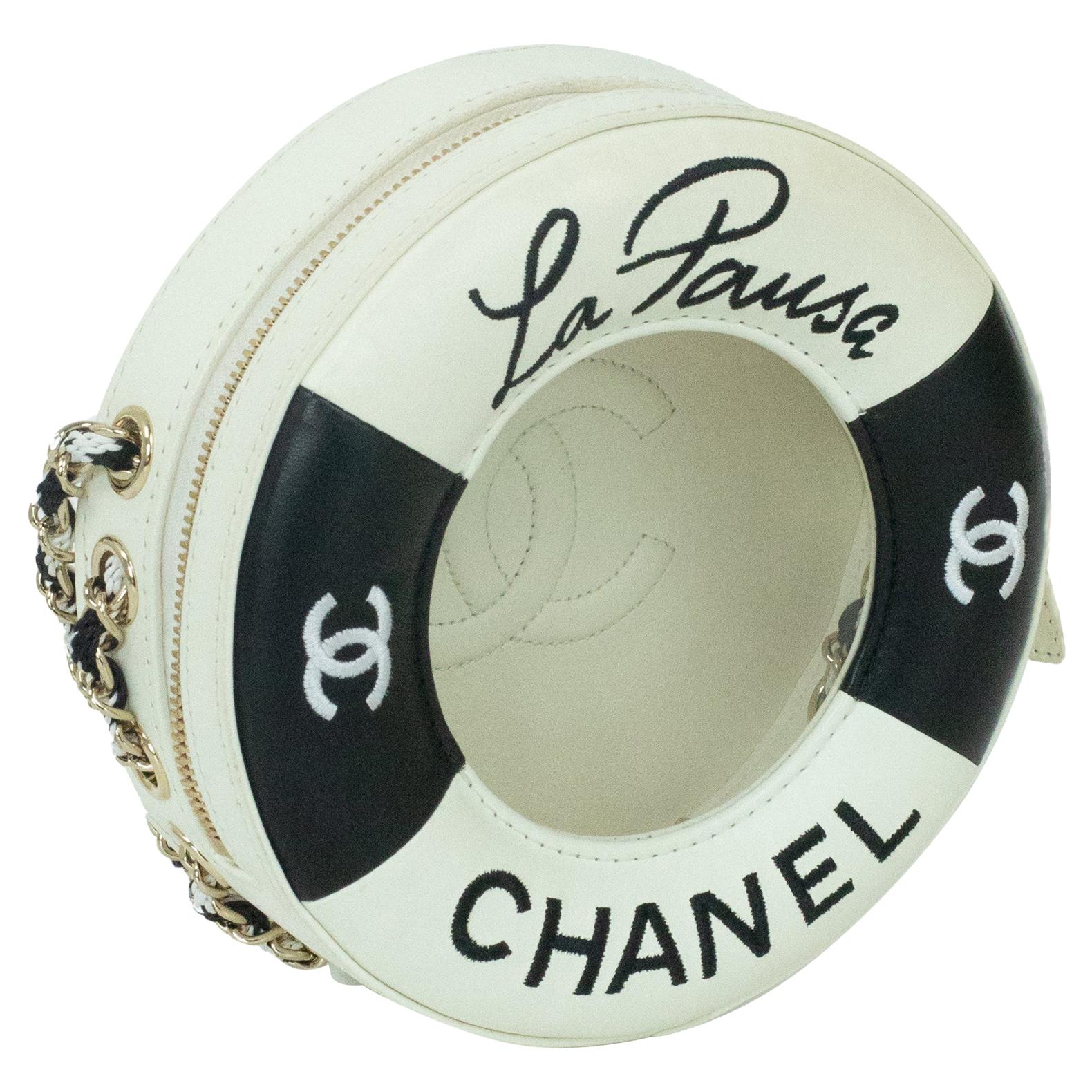 Chanel, La pausa in white leather