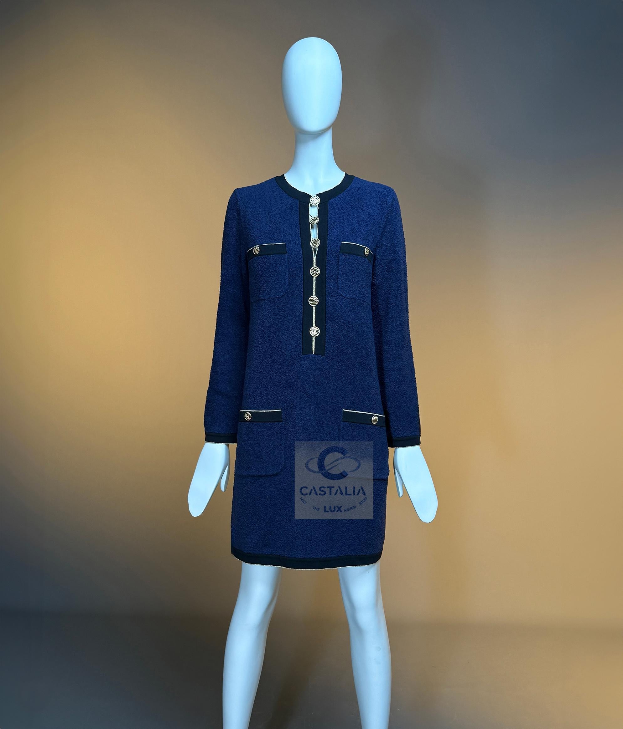 CHANEL La Pausa Luminarias Estilo Vestido Icónico Azul Marino 36 FR en venta 10
