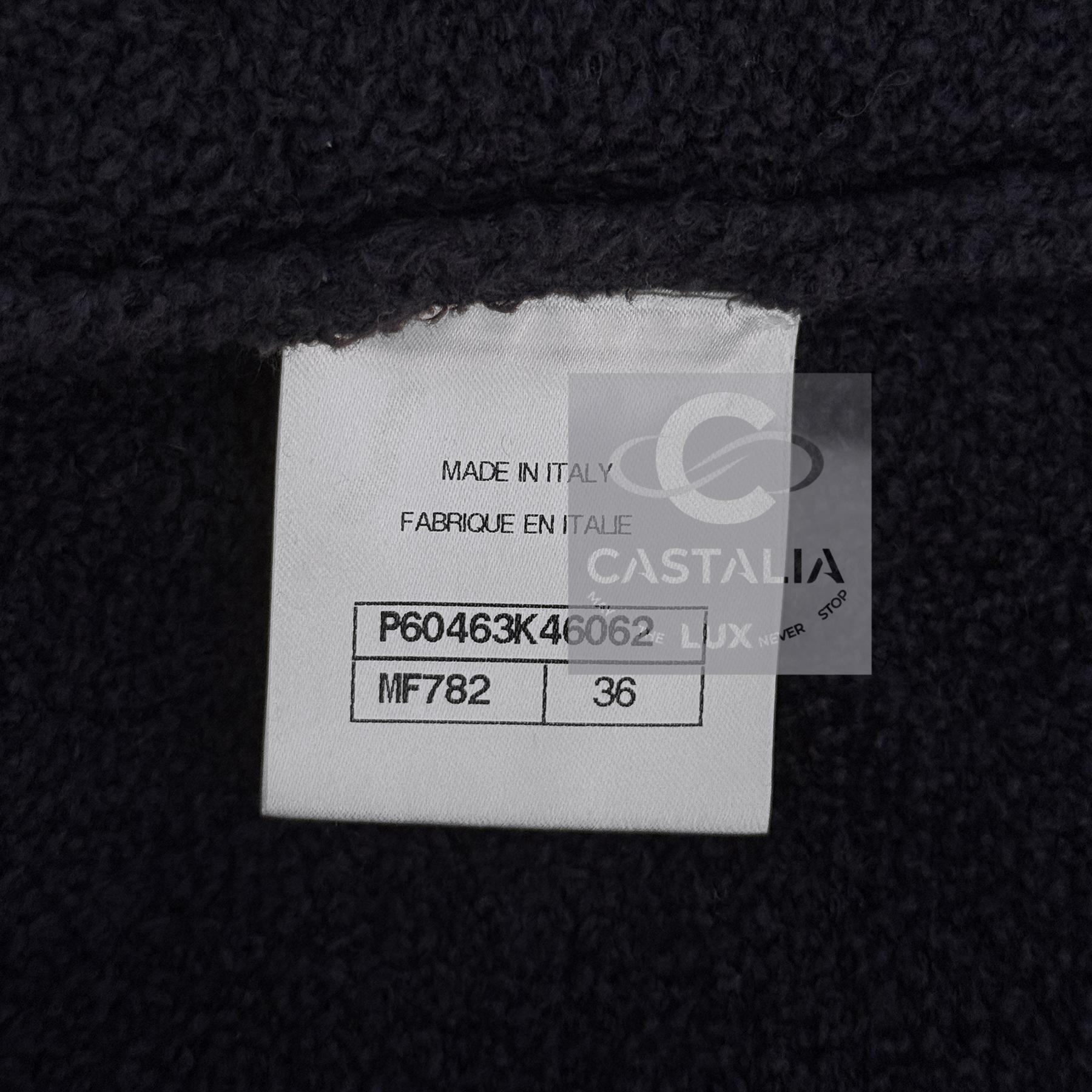 CHANEL La Pausa Luminarias Estilo Vestido Icónico Azul Marino 36 FR en venta 13