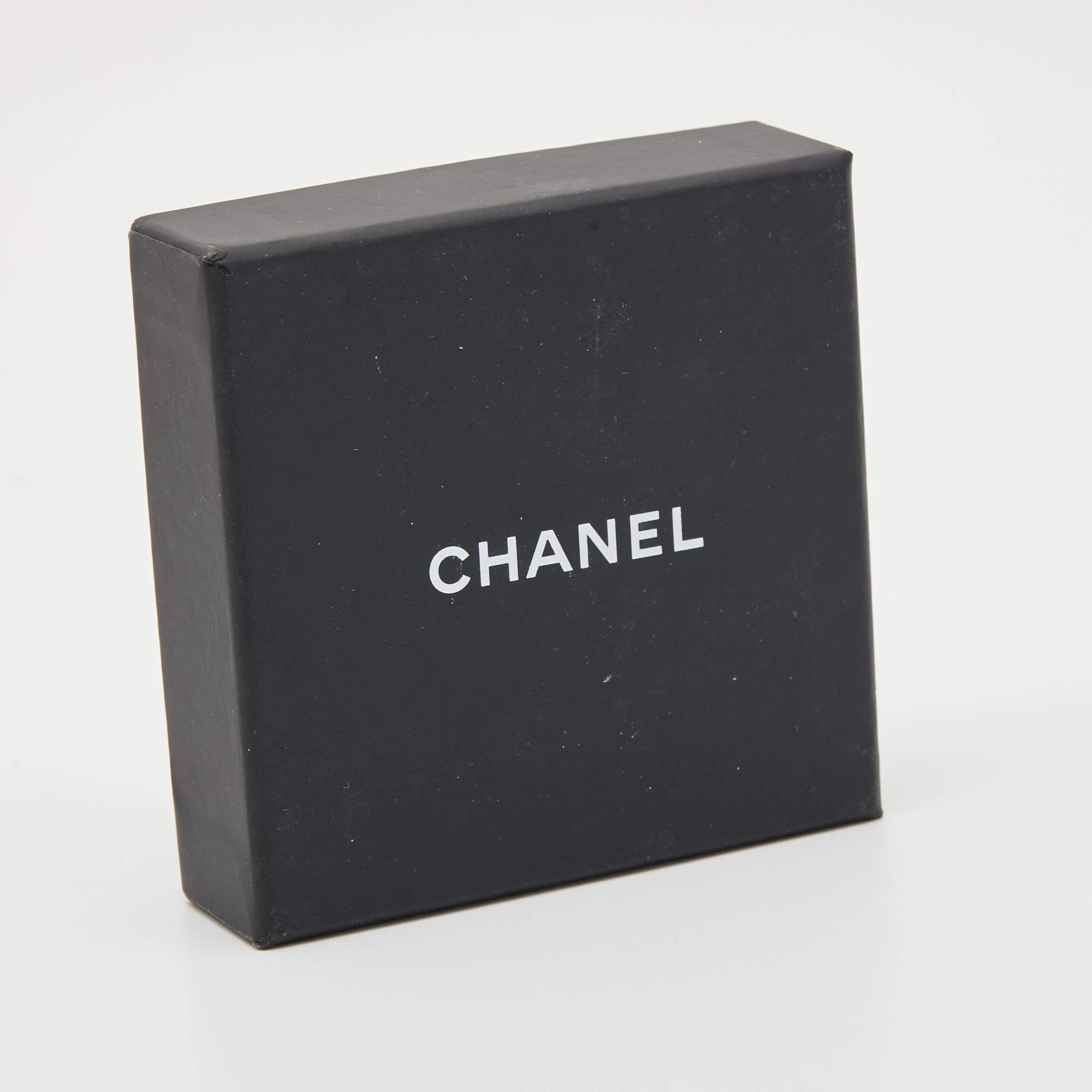 Chanel La Pausa Platinharz-Brosche in Goldtönen, Platin im Angebot 1