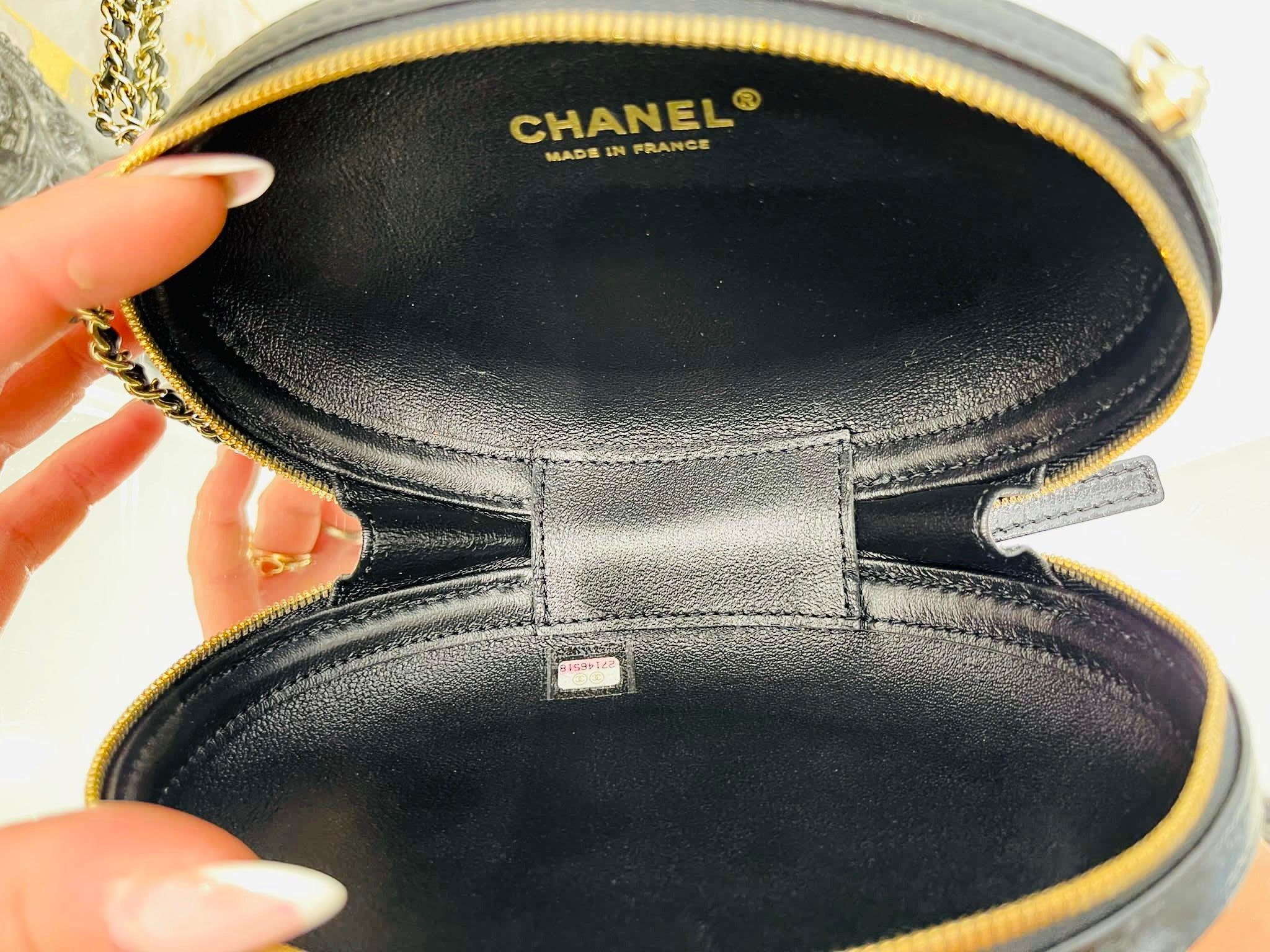 Women's Chanel La Pausa Villa Leather Bag For Sale