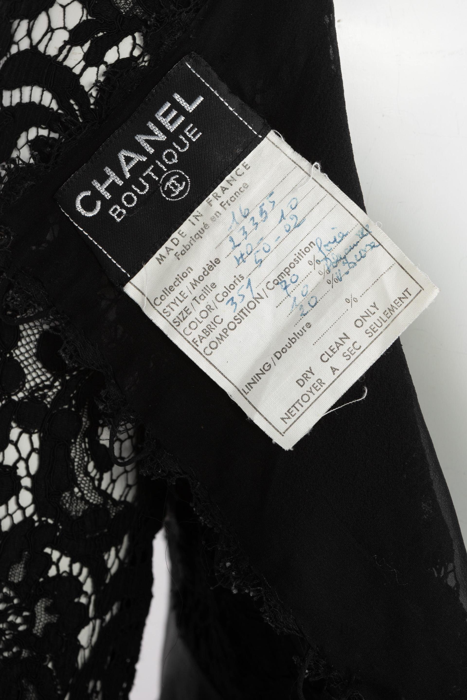Chanel - Robe Empire à rayures en dentelle camélia, printemps-été 1988 en vente 8