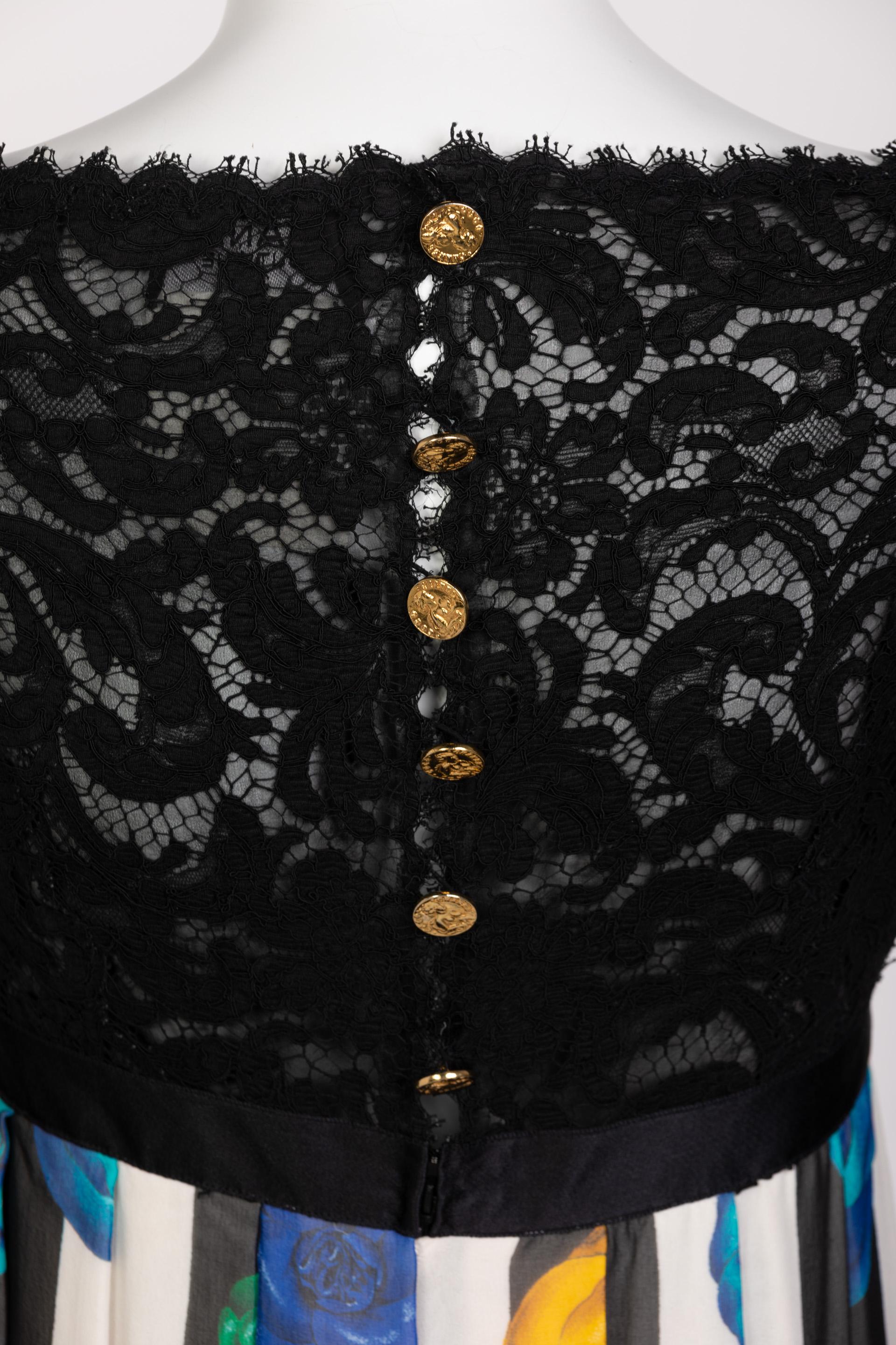 Chanel - Robe Empire à rayures en dentelle camélia, printemps-été 1988 en vente 5