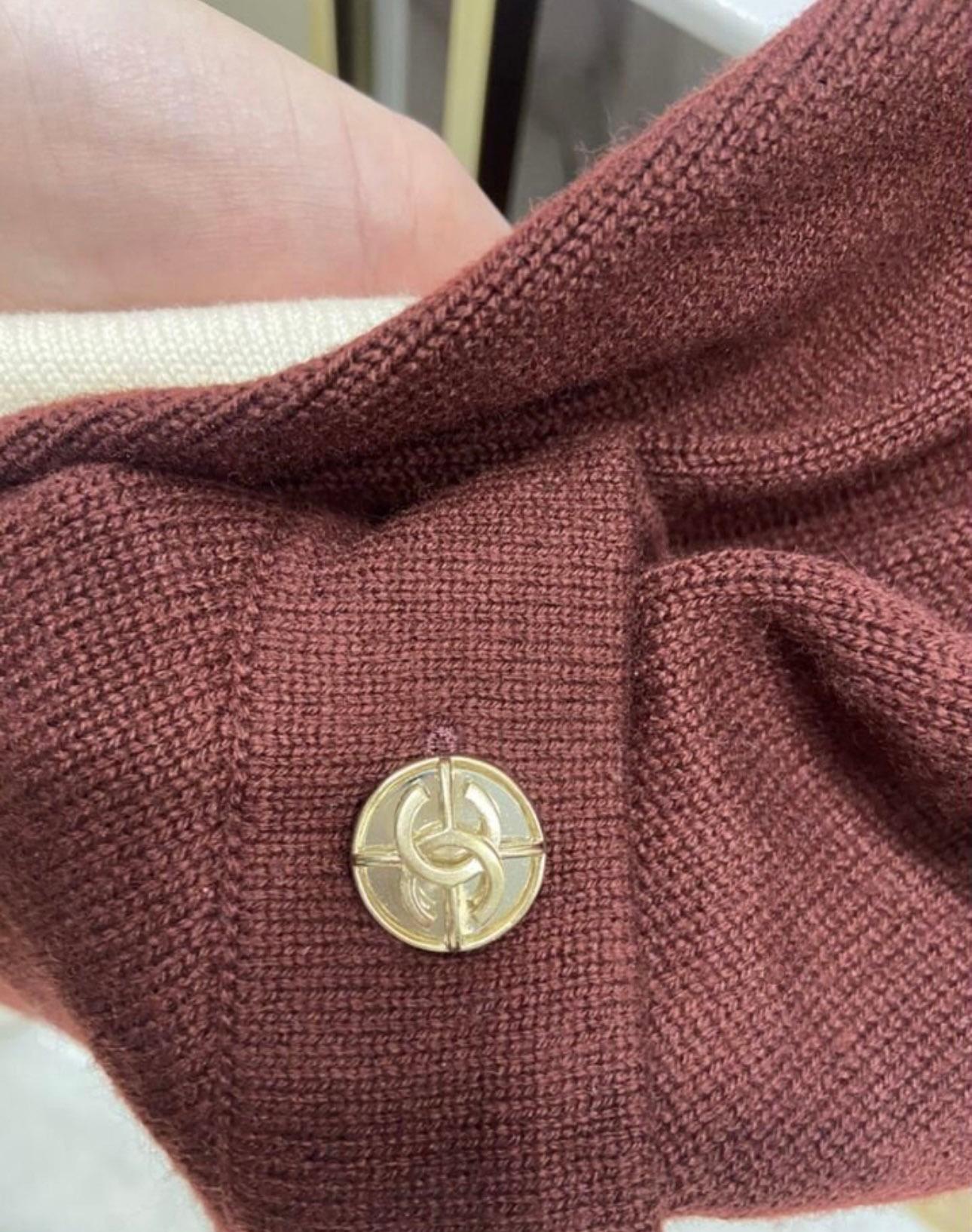Chanel Laconic Cashmere Coat with CC Buttons In Excellent Condition In Dubai, AE