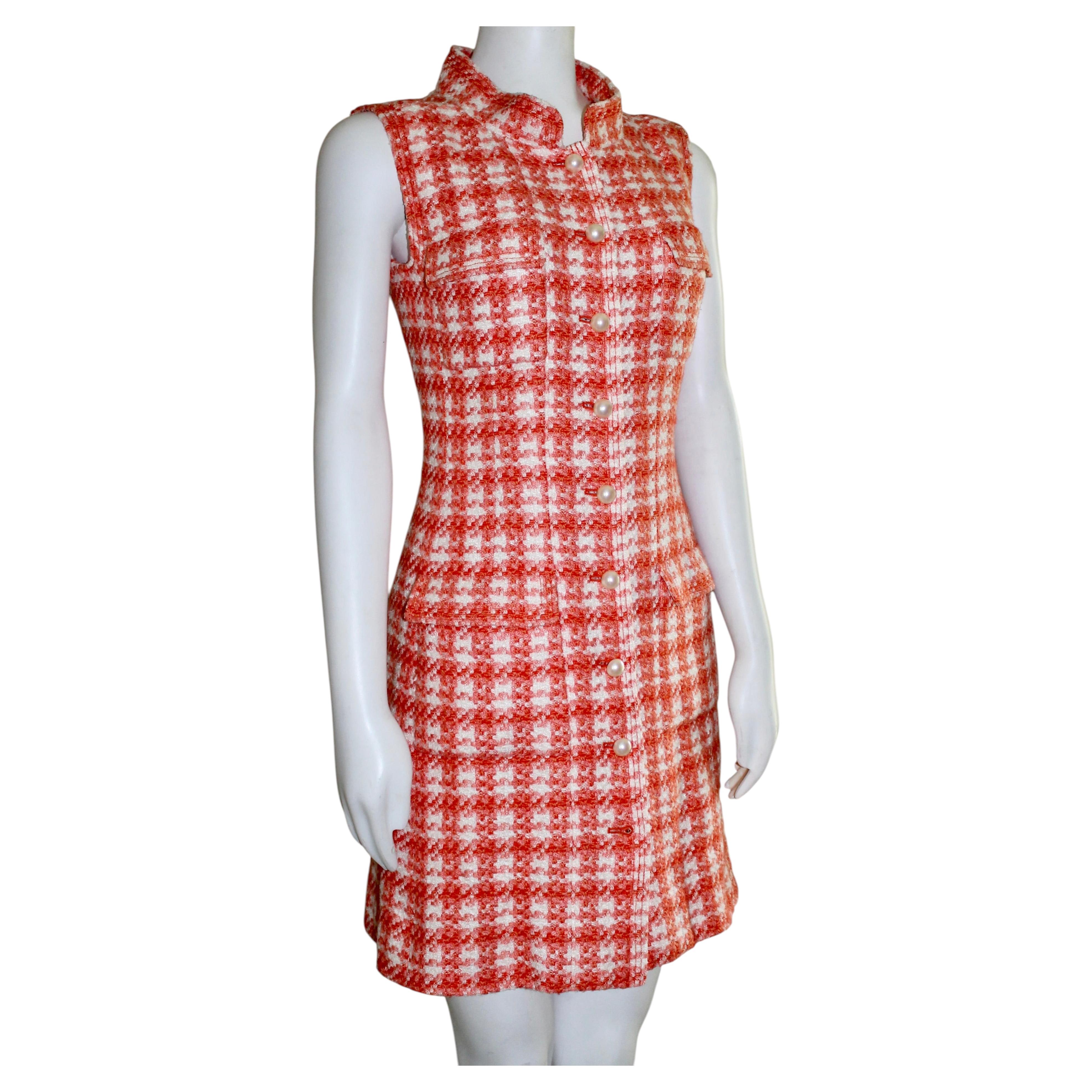 Chanel Lagerfeld - Robe en tweed sans manches