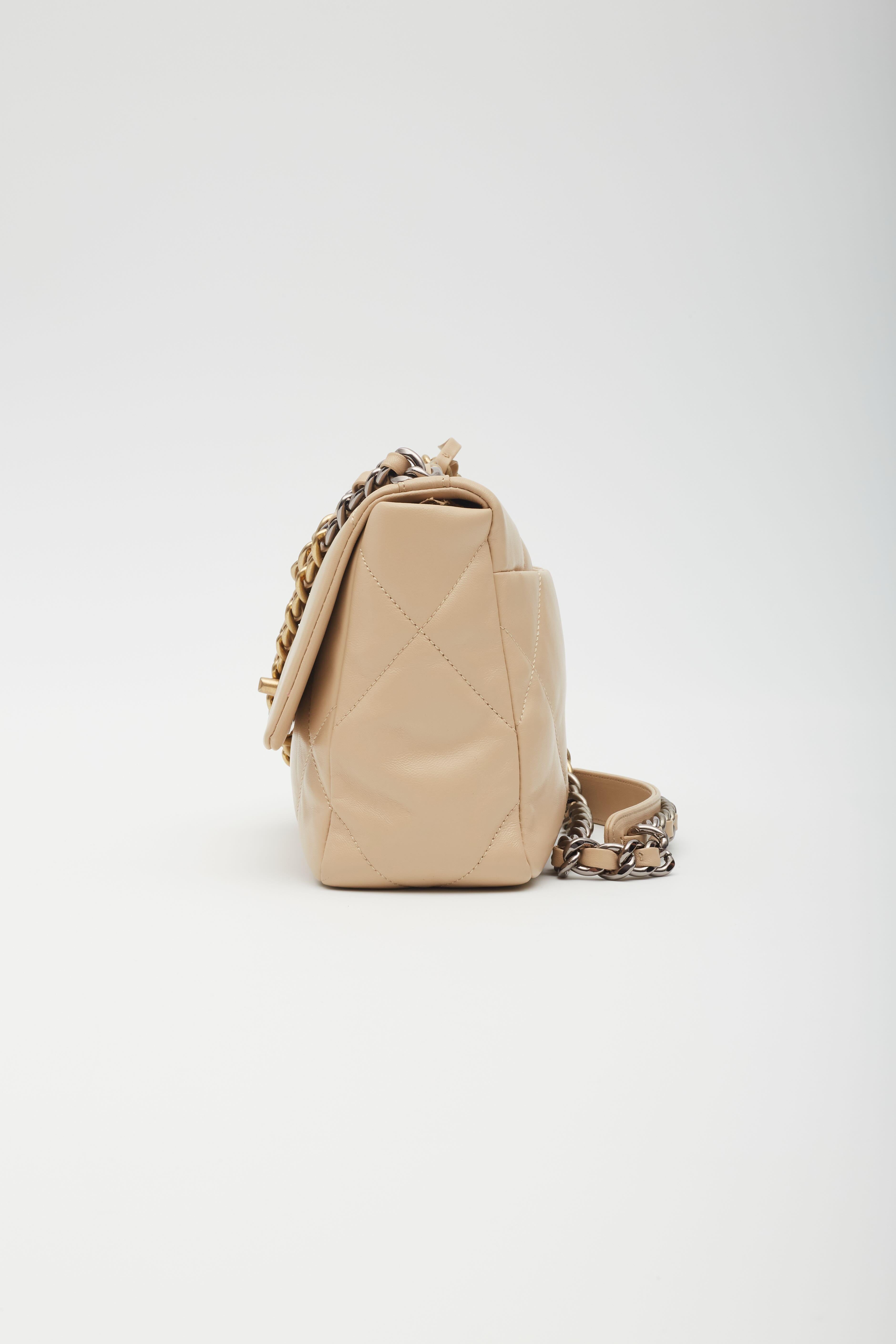 Chanel Lambskin Beige Chanel 19 Flap Bag Medium For Sale 1