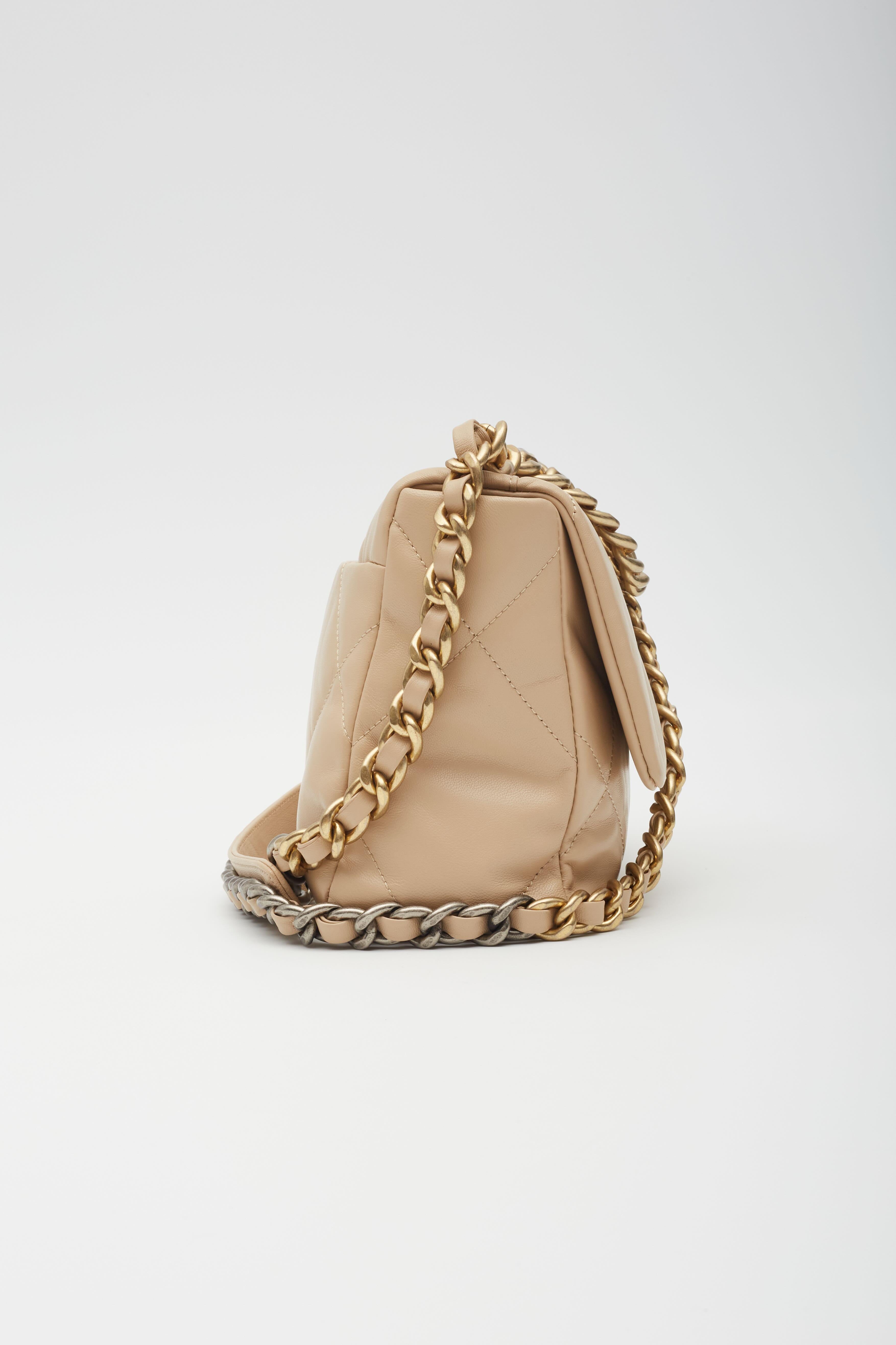 Chanel Lambskin Beige Chanel 19 Flap Bag Medium For Sale 2