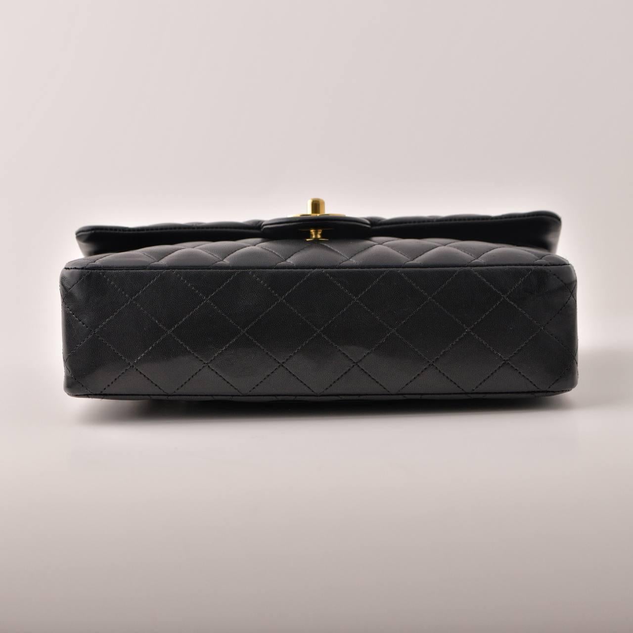 Chanel Lambskin Black Quilted Medium Classic Double Flap Bag In Excellent Condition For Sale In Banbury, GB