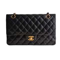 Borsa Chanel in pelle di agnello nera trapuntata media classica con doppia patta