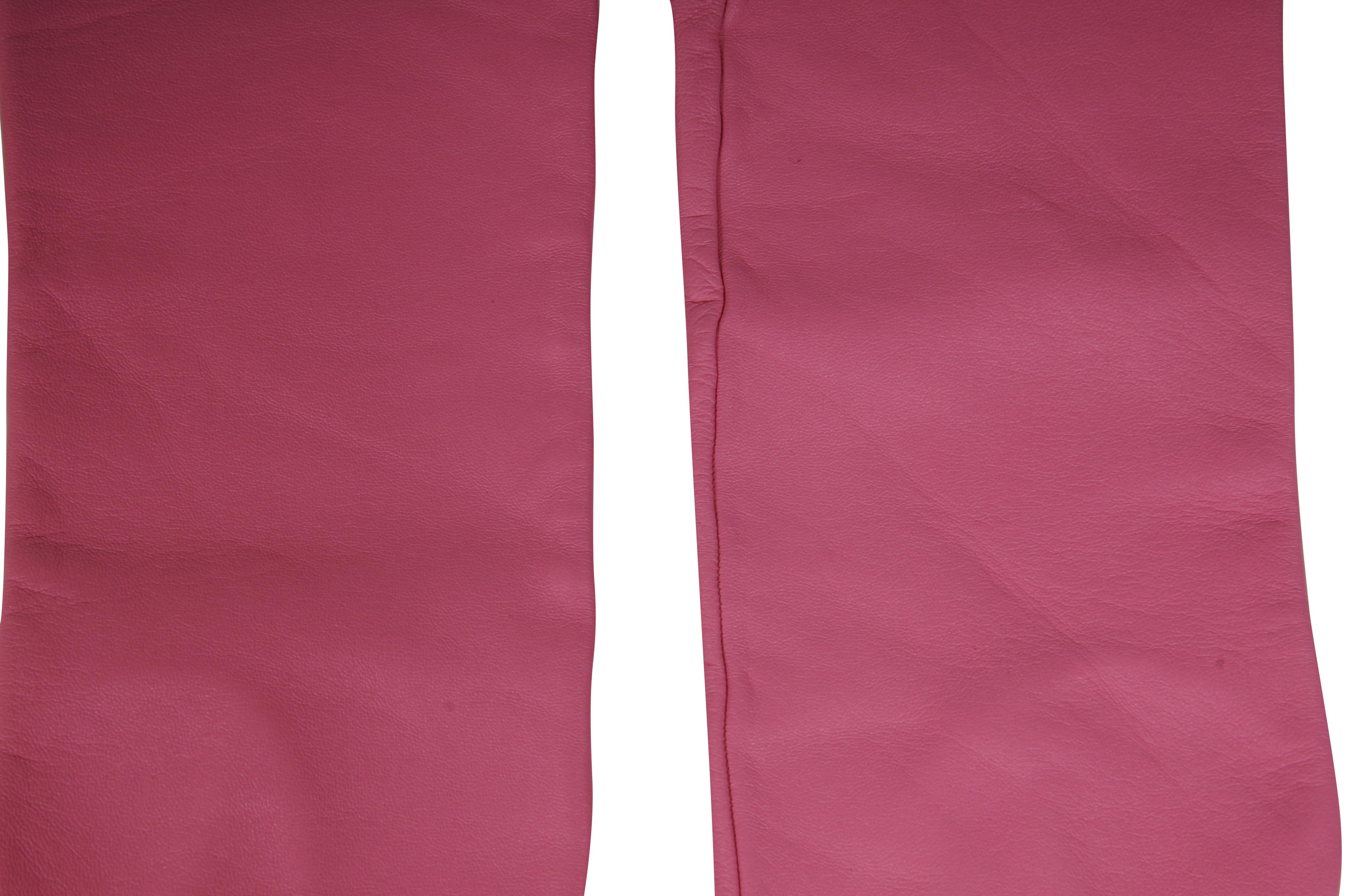 Chanel Lammfell Fingerlose C Long Handschuhe Rosa Größe 8 18k Gold CC Logo (Pink) im Angebot